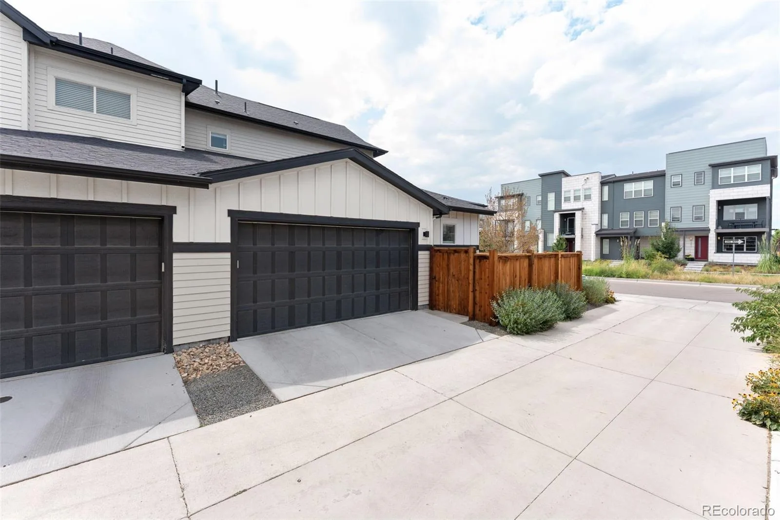 9751 E 62nd Drive Denver CO 80238 | MLS #REC9504278 08132026224006 1600 44