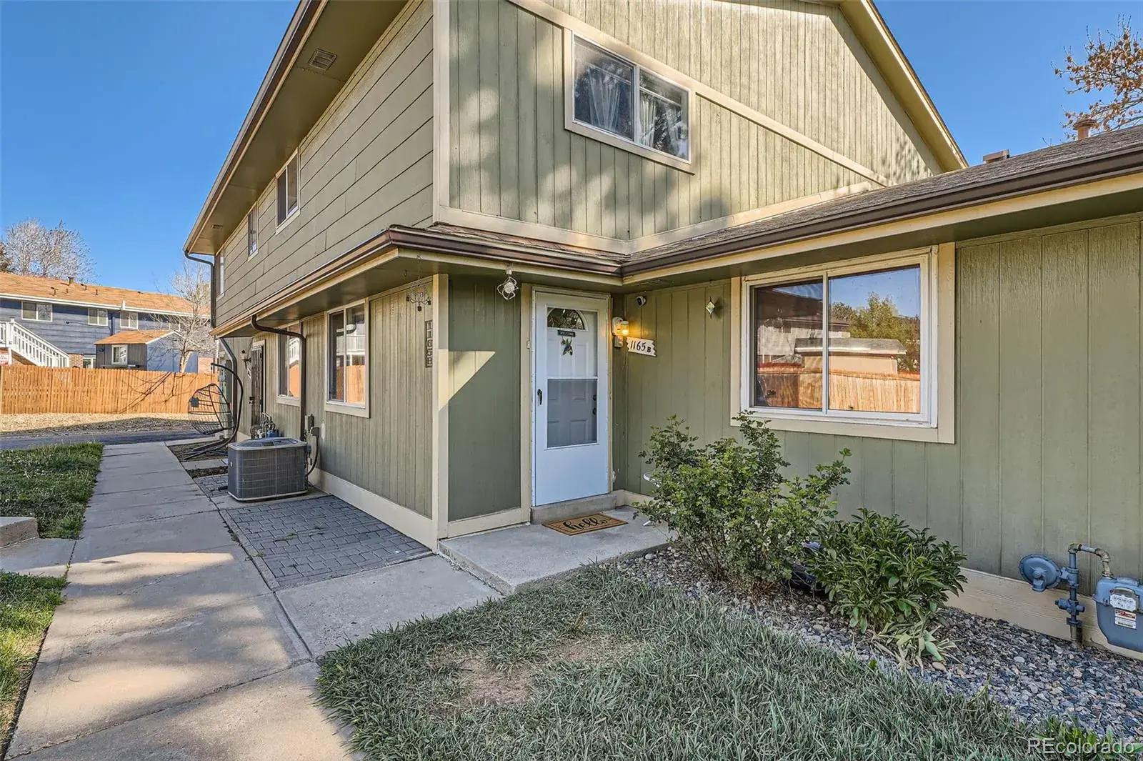 1165 S Fairplay Circle #B Aurora CO 80012 MLS #REC9504476 02212026005822 1600 1