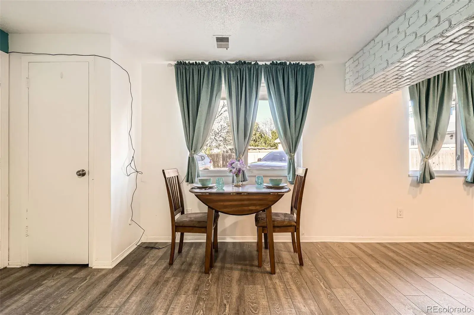 1165 S Fairplay Circle #B Aurora CO 80012 MLS #REC9504476 02212026005822 1600 10