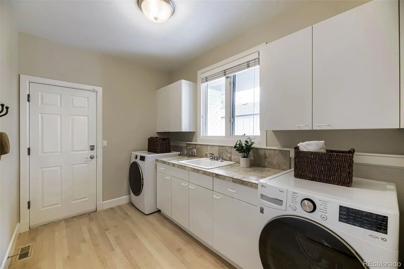1958 S Corona Street Denver CO 80210 MLS #REC9511335 06272026052223 1600 23