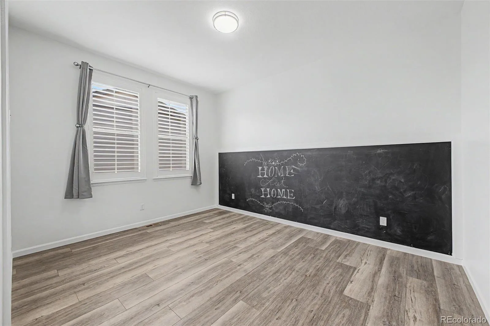 9557 Boone Lane Littleton CO 80125 | MLS #REC9511485 08202026155716 1600 23