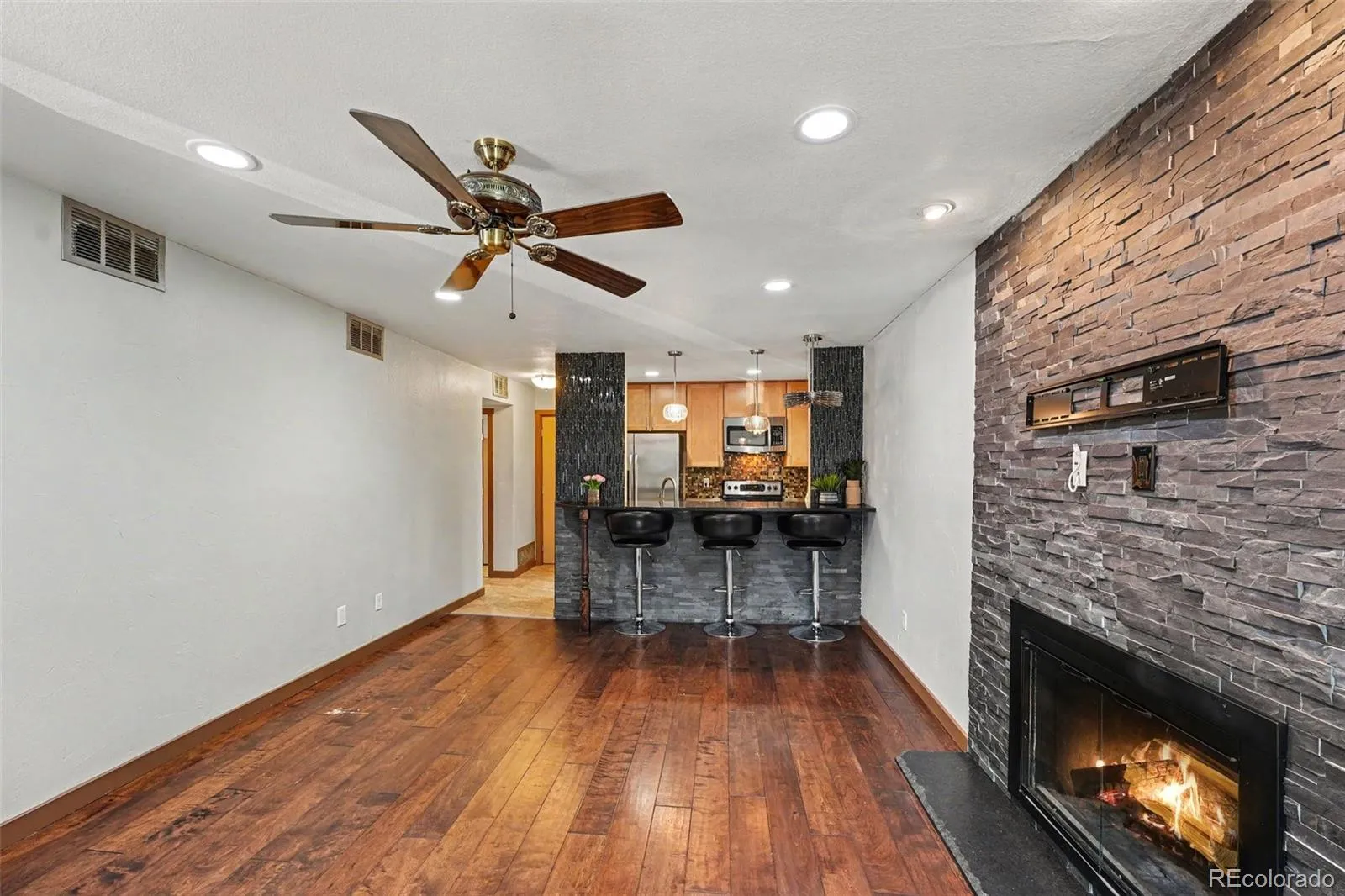 9727 E Peakview Avenue #A03 Englewood CO 80111 MLS #REC9522426 05142026155623 1600 17