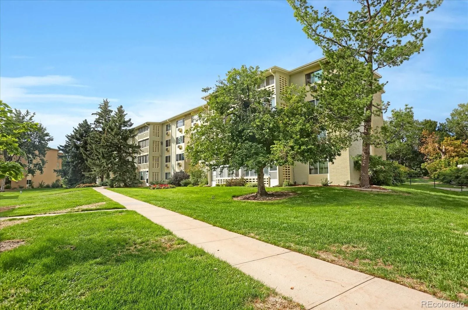 705 S Alton Way #5B Denver CO 80247 | MLS #REC9522474 08282026151619 1600 28
