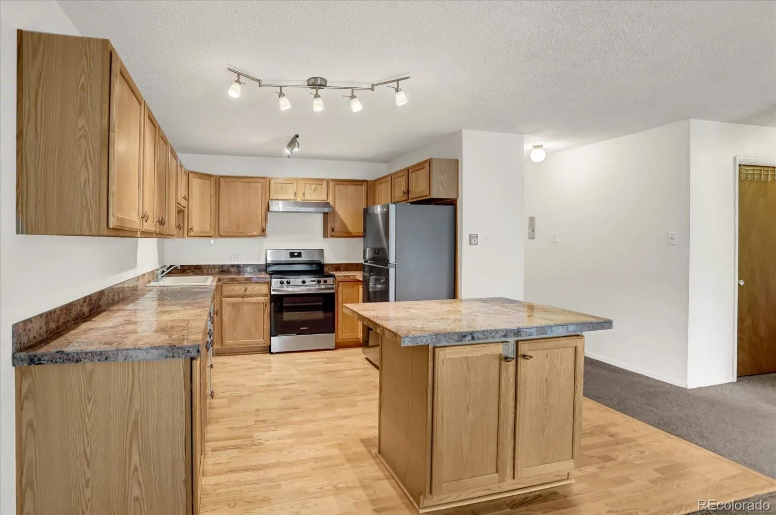 705 S Alton Way #5B Denver CO 80247 | MLS #REC9522474 08282026151619 1600 9