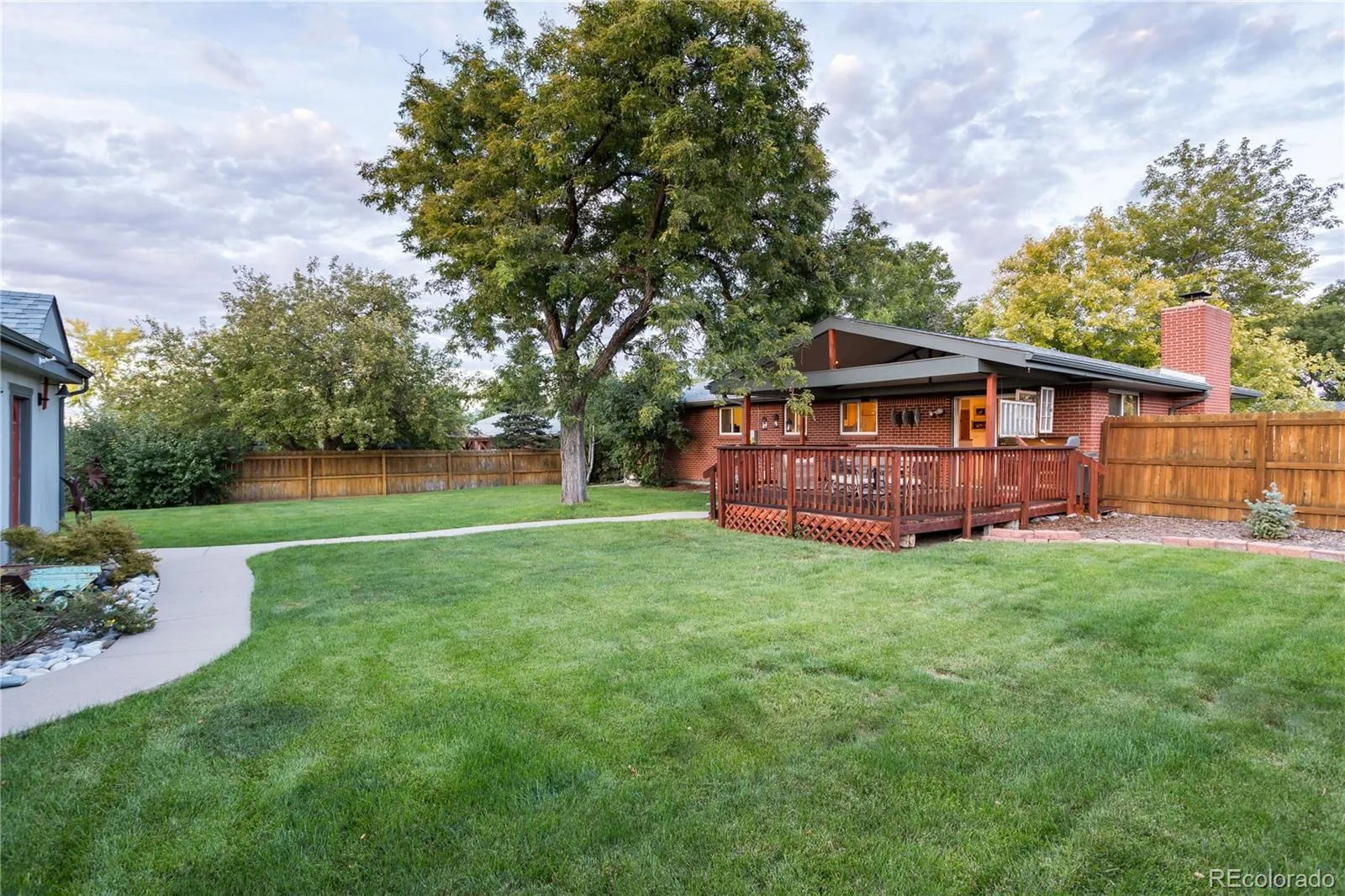 7095 S Cherry Drive Centennial CO 80122 MLS #REC9524912 04222026003937 1600 34