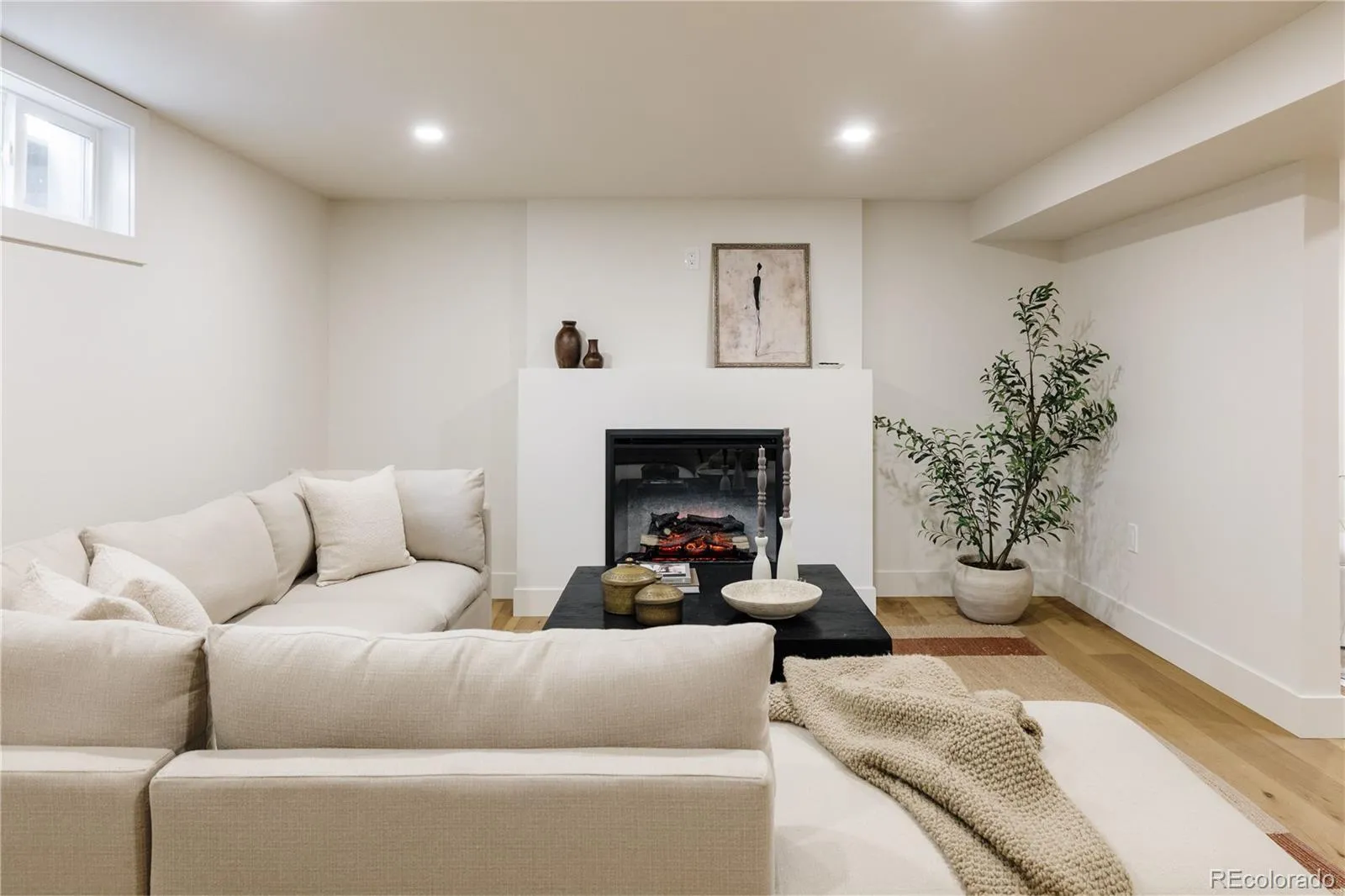 9608 W 53rd Avenue Arvada CO 80002 MLS #REC9525024 05022026054440 1600 25