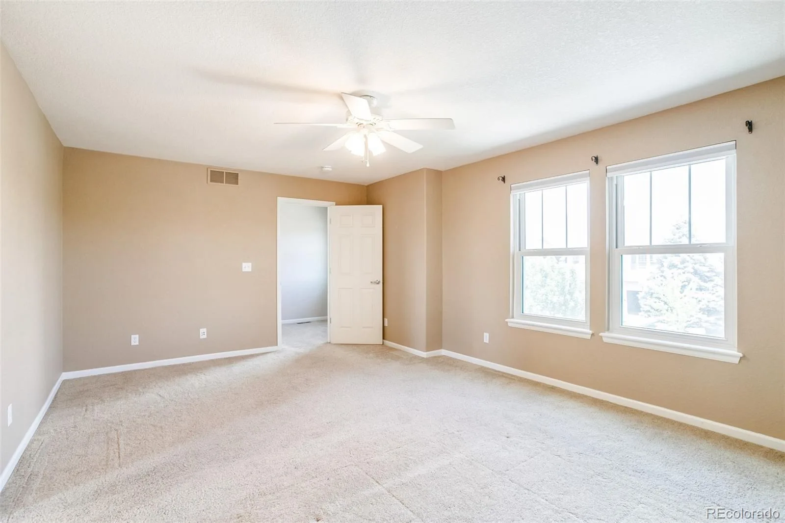 23872 E Alabama Drive Aurora CO 80018 | MLS #REC9525287 06122026081400 1600 18