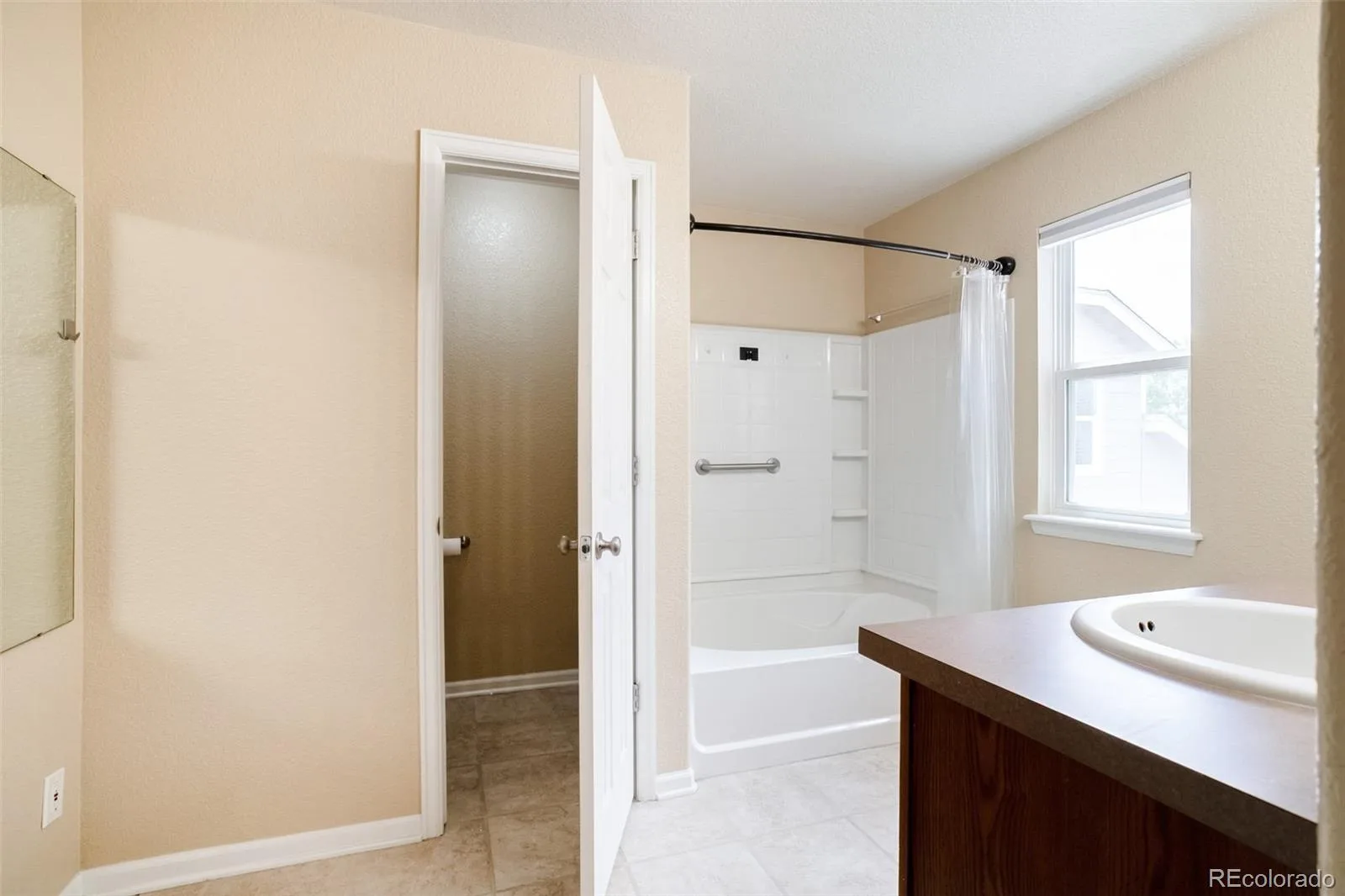 23872 E Alabama Drive Aurora CO 80018 | MLS #REC9525287 06122026081400 1600 20