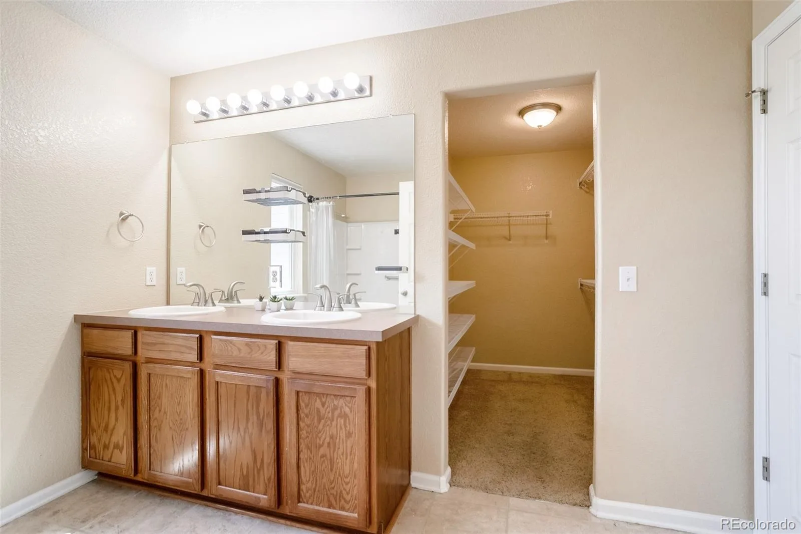 23872 E Alabama Drive Aurora CO 80018 | MLS #REC9525287 06122026081400 1600 22
