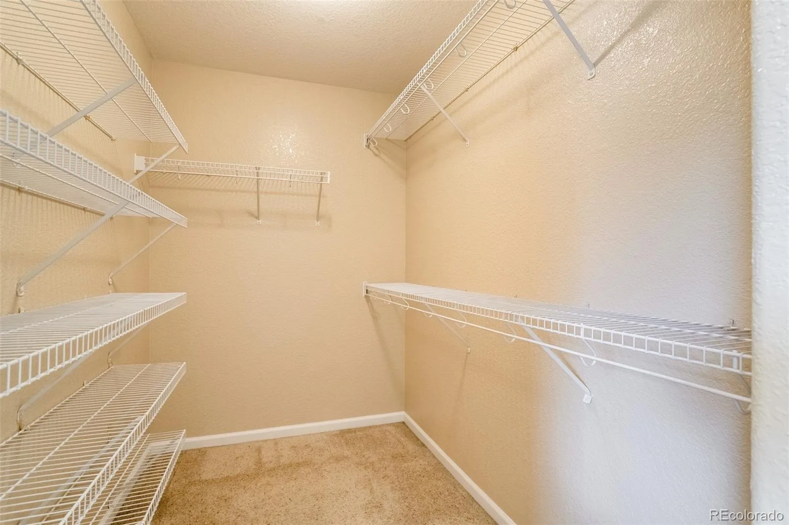 23872 E Alabama Drive Aurora CO 80018 | MLS #REC9525287 06122026081400 1600 23