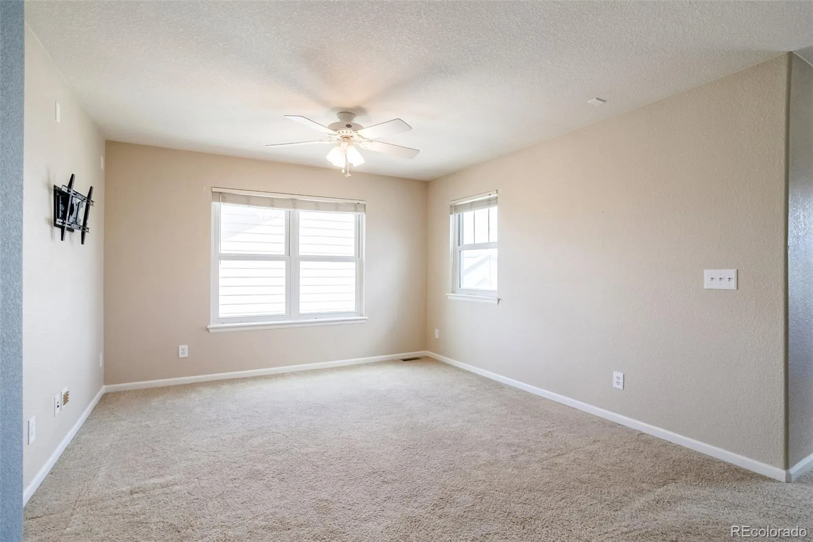 23872 E Alabama Drive Aurora CO 80018 | MLS #REC9525287 06122026081400 1600 24
