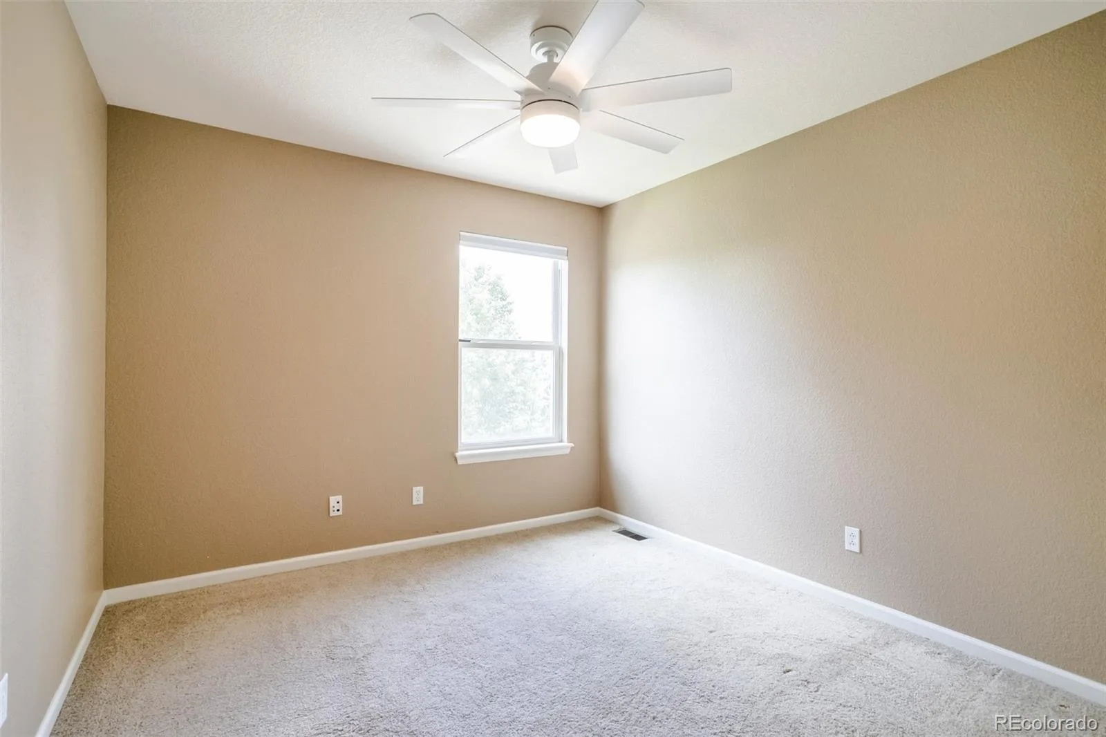 23872 E Alabama Drive Aurora CO 80018 | MLS #REC9525287 06122026081400 1600 27