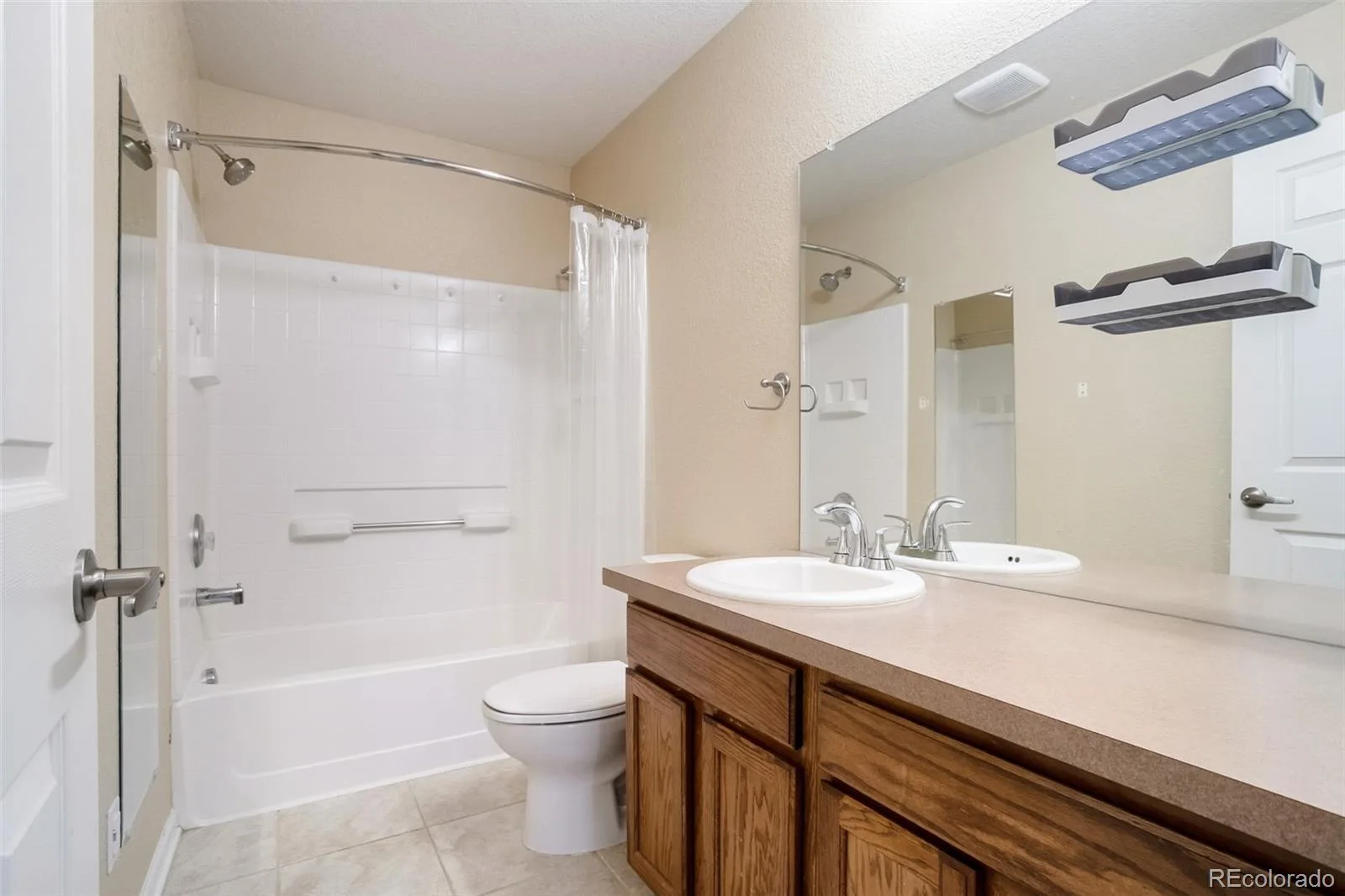 23872 E Alabama Drive Aurora CO 80018 | MLS #REC9525287 06122026081400 1600 29