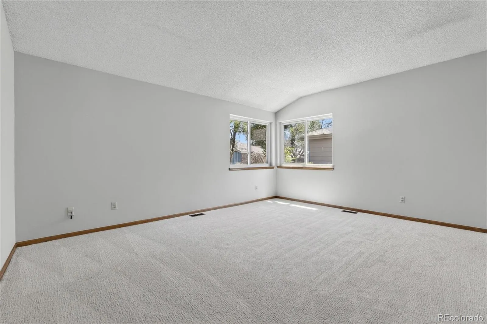 3333 E Florida Avenue #103 Denver CO 80210 MLS #REC9525368 05132026232944 1600 23