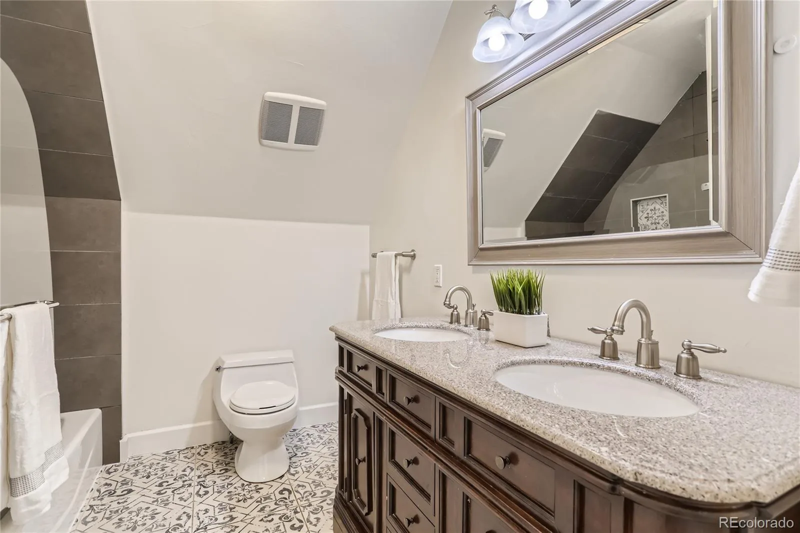 500 Jackson Street Denver CO 80206 | MLS #REC9527338 10162026232200 1600 28