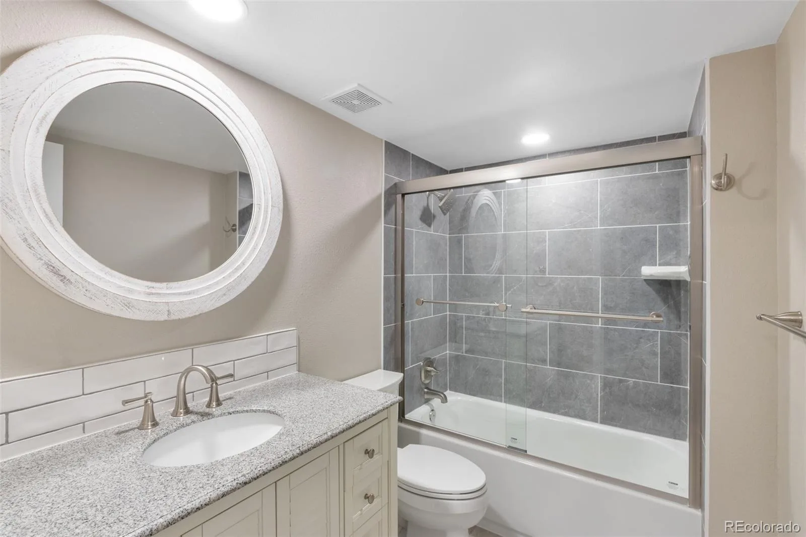 4250 S Olive Street #109 Denver CO 80237 | MLS #REC9528053 08282026185559 1600 21