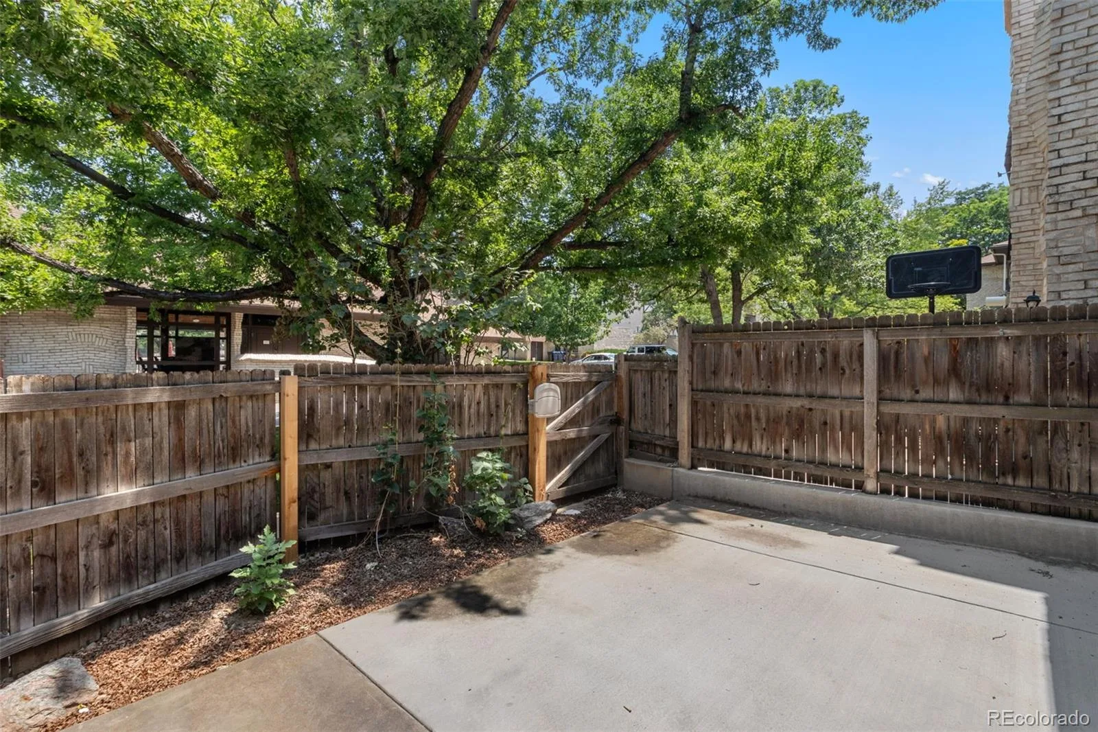 4250 S Olive Street #109 Denver CO 80237 | MLS #REC9528053 08282026185559 1600 22