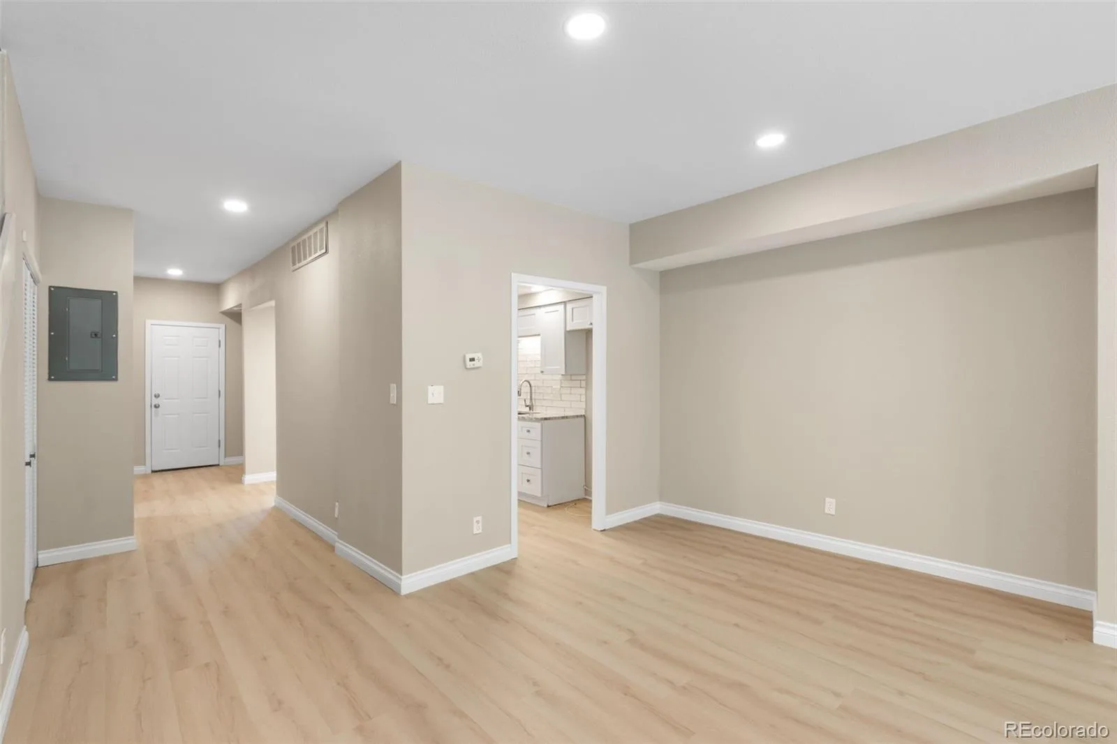 4250 S Olive Street #109 Denver CO 80237 | MLS #REC9528053 08282026185559 1600 7