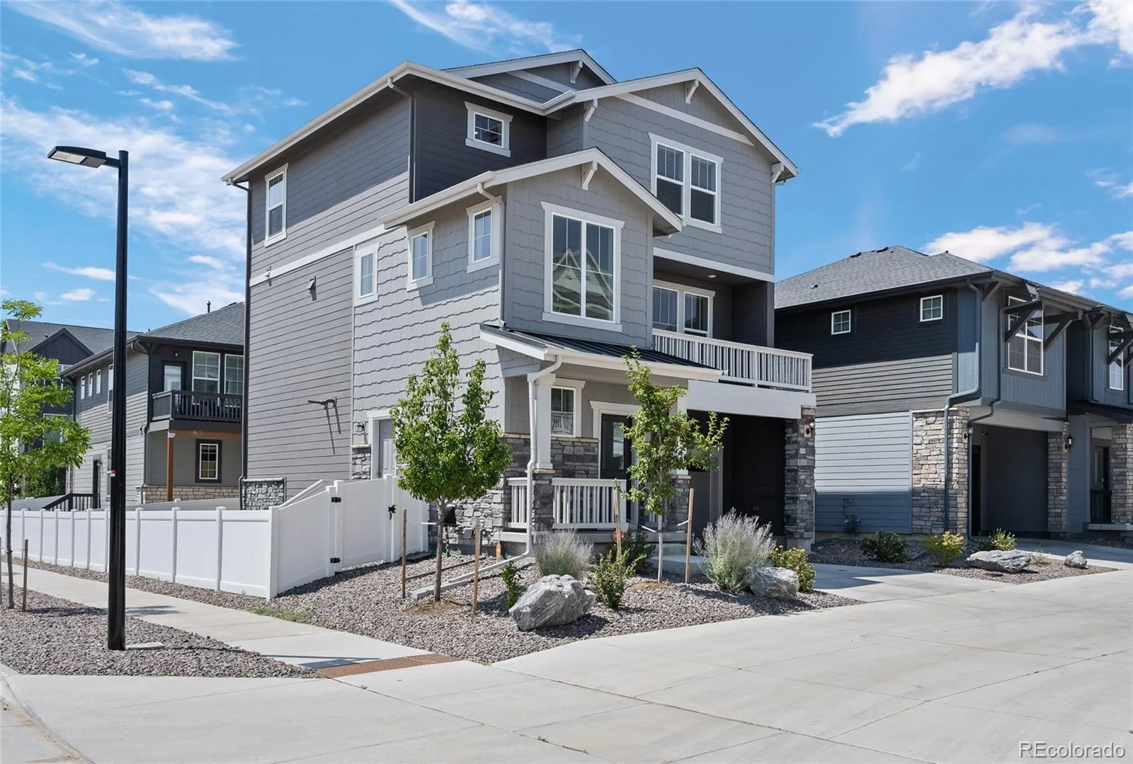 1949 S Fultondale Way Aurora CO 80018 | MLS #REC9528818 08102026232820 1600 1