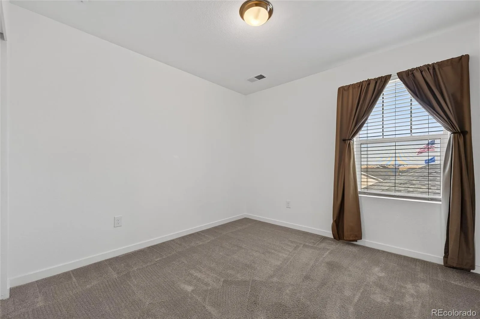 1949 S Fultondale Way Aurora CO 80018 | MLS #REC9528818 08102026232820 1600 28