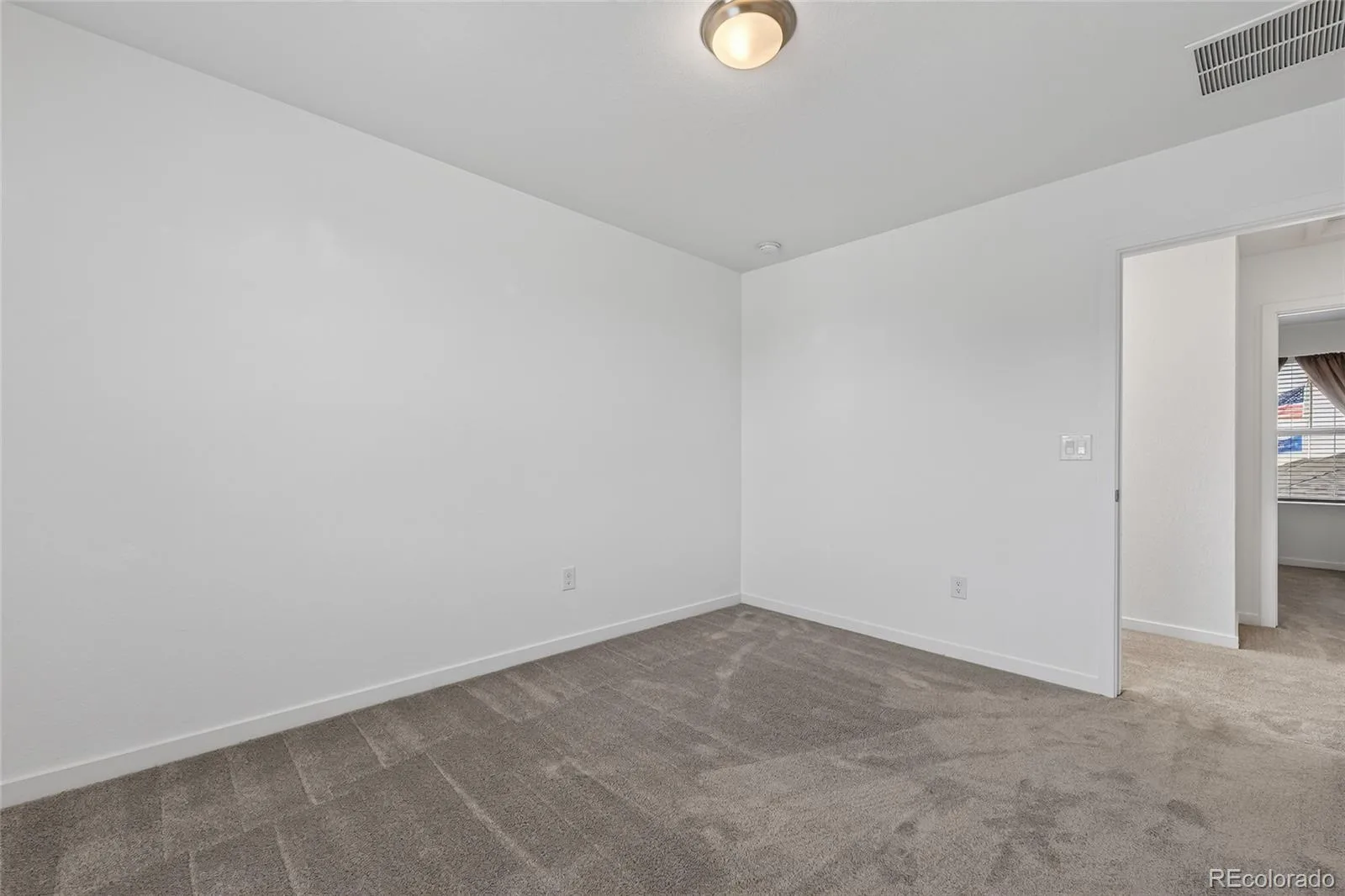 1949 S Fultondale Way Aurora CO 80018 | MLS #REC9528818 08102026232820 1600 32