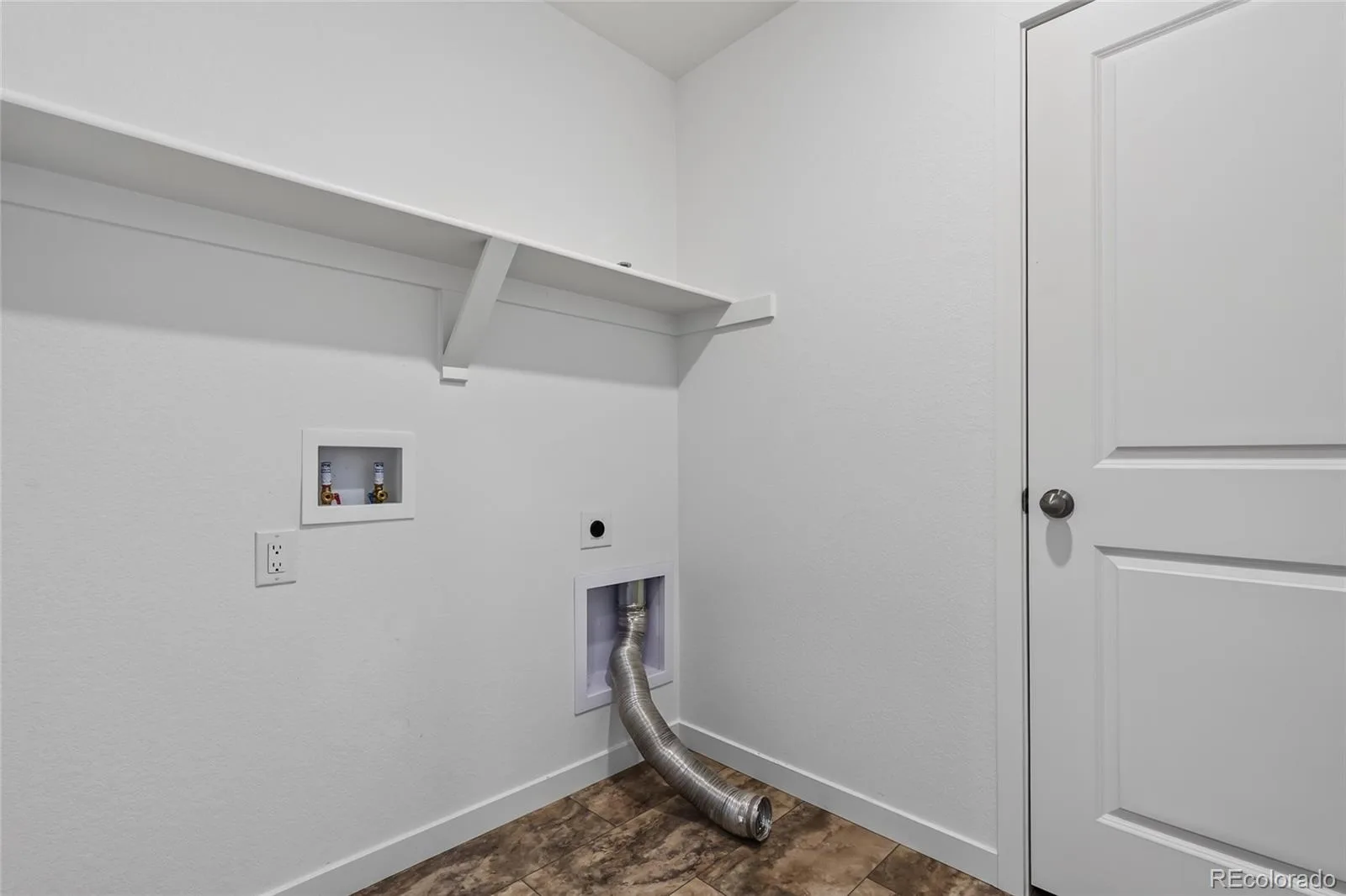 1949 S Fultondale Way Aurora CO 80018 | MLS #REC9528818 08102026232820 1600 34