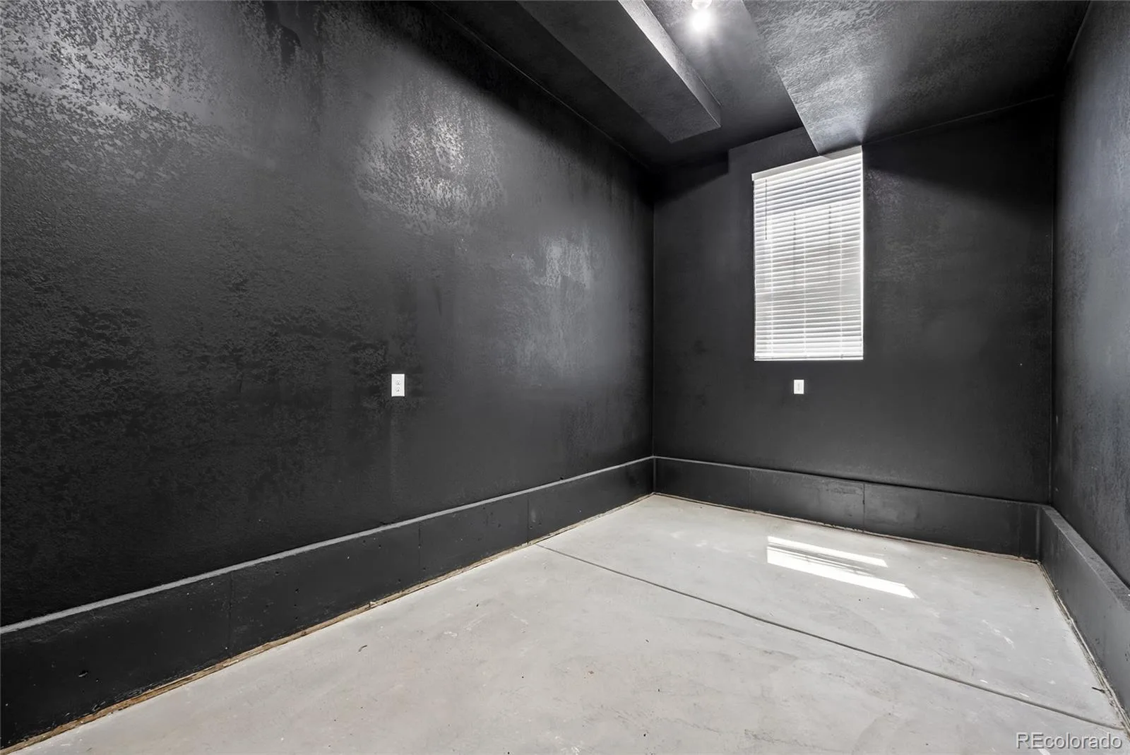 1949 S Fultondale Way Aurora CO 80018 | MLS #REC9528818 08102026232820 1600 35