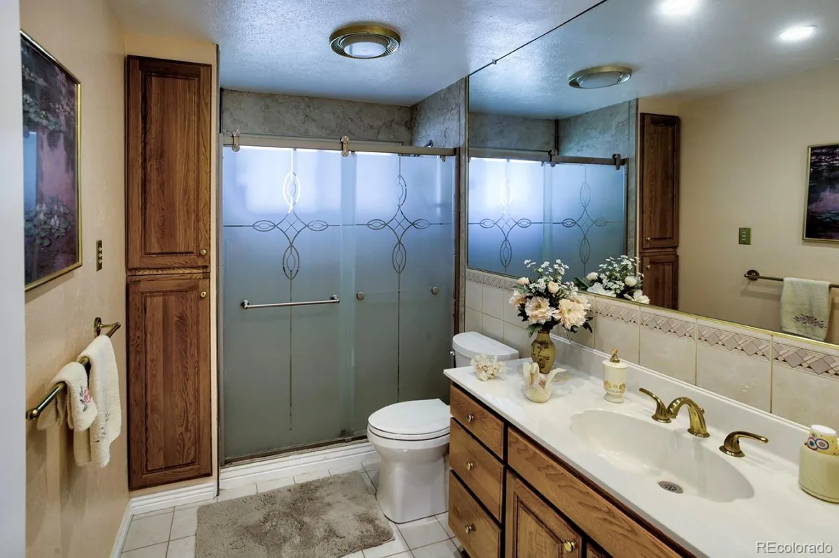 6034 S Milwaukee Way Centennial CO 80121 | MLS #REC9529767 09242026230238 1200 11