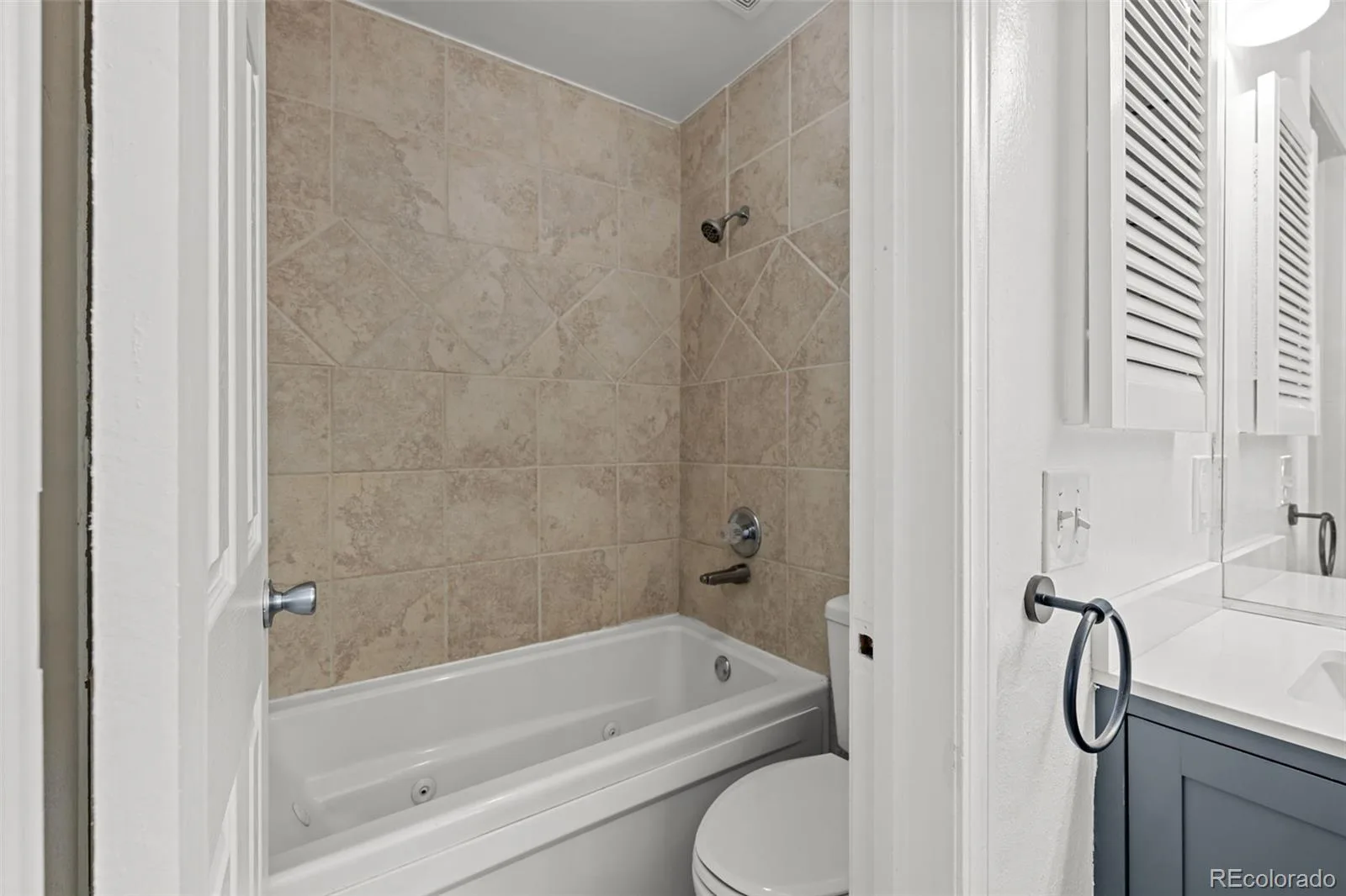 18351 E Grand Avenue Aurora CO 80015 | MLS #REC9532741 08062026044426 1600 22
