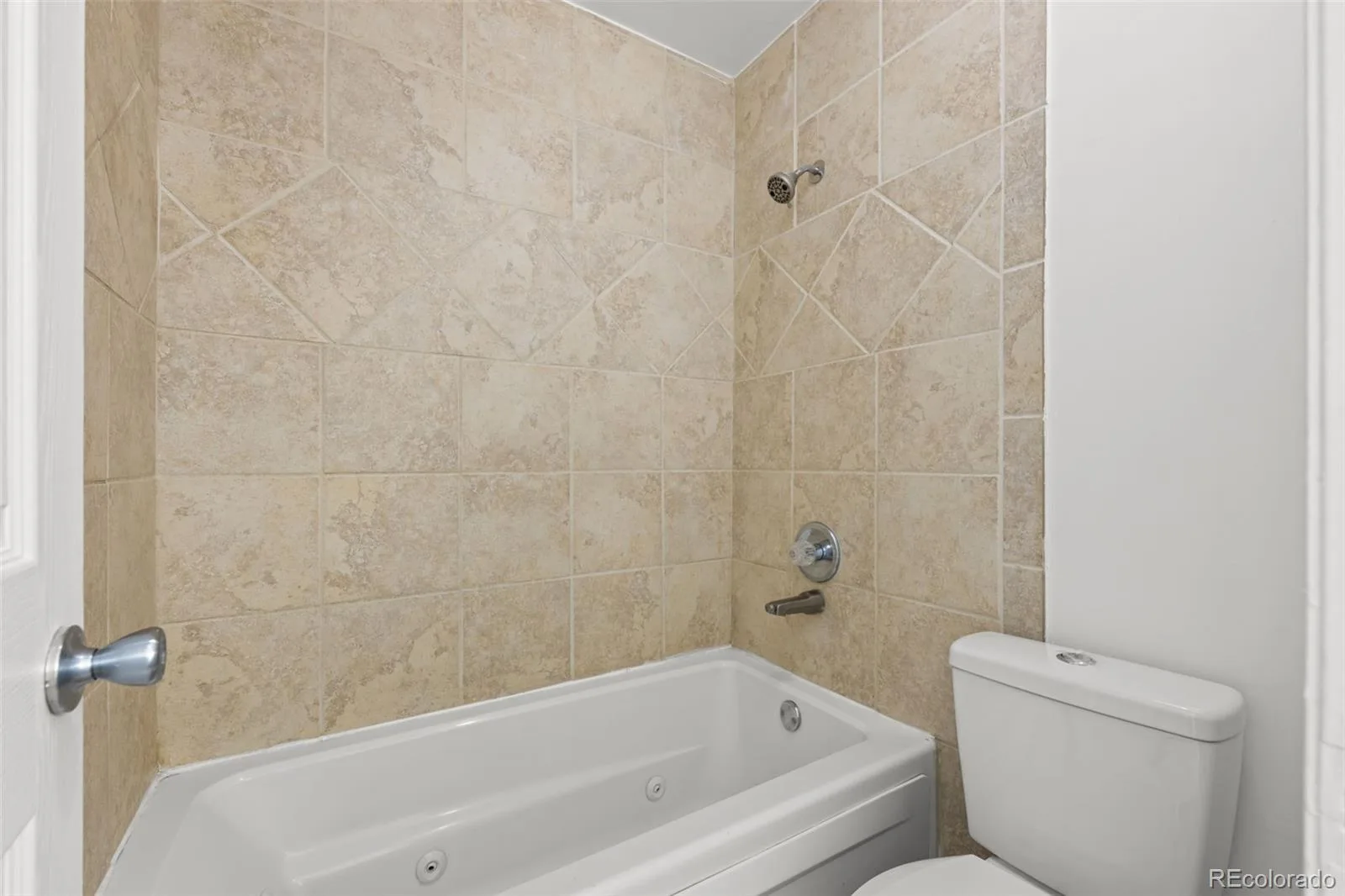 18351 E Grand Avenue Aurora CO 80015 | MLS #REC9532741 08062026044426 1600 23