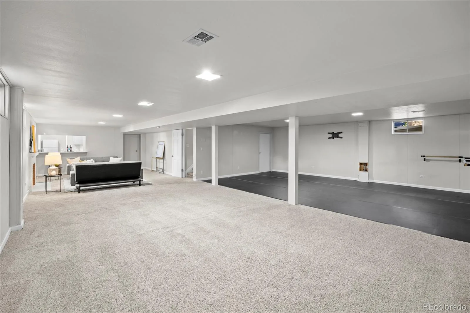 3941 S Hillcrest Drive Denver CO 80237 | MLS #REC9533389 09222026173632 1600 34