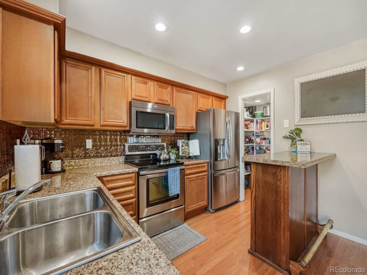 4117 S Mobile Circle #D Aurora CO 80013 MLS #REC9536873 05152026201636 1200 11