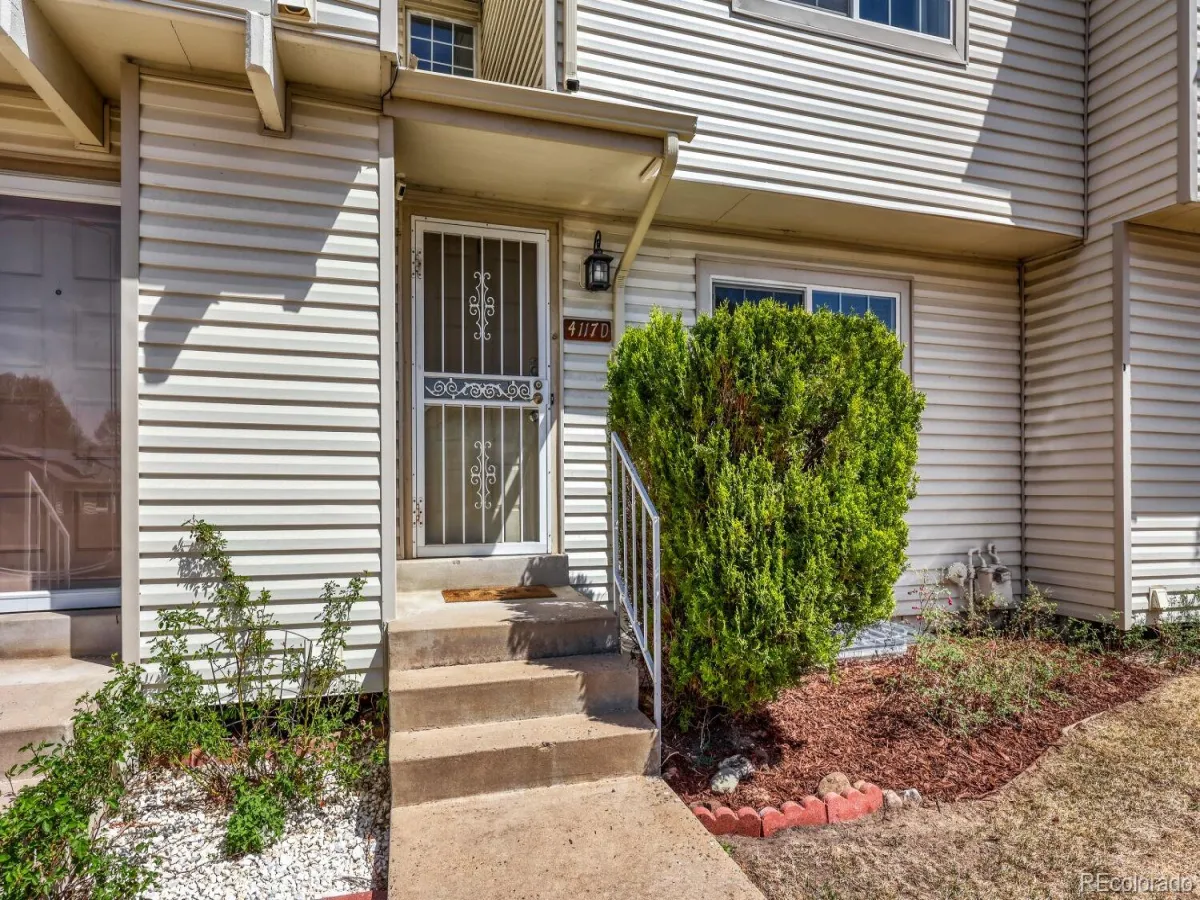 4117 S Mobile Circle #D Aurora CO 80013 MLS #REC9536873 05152026201636 1200 32