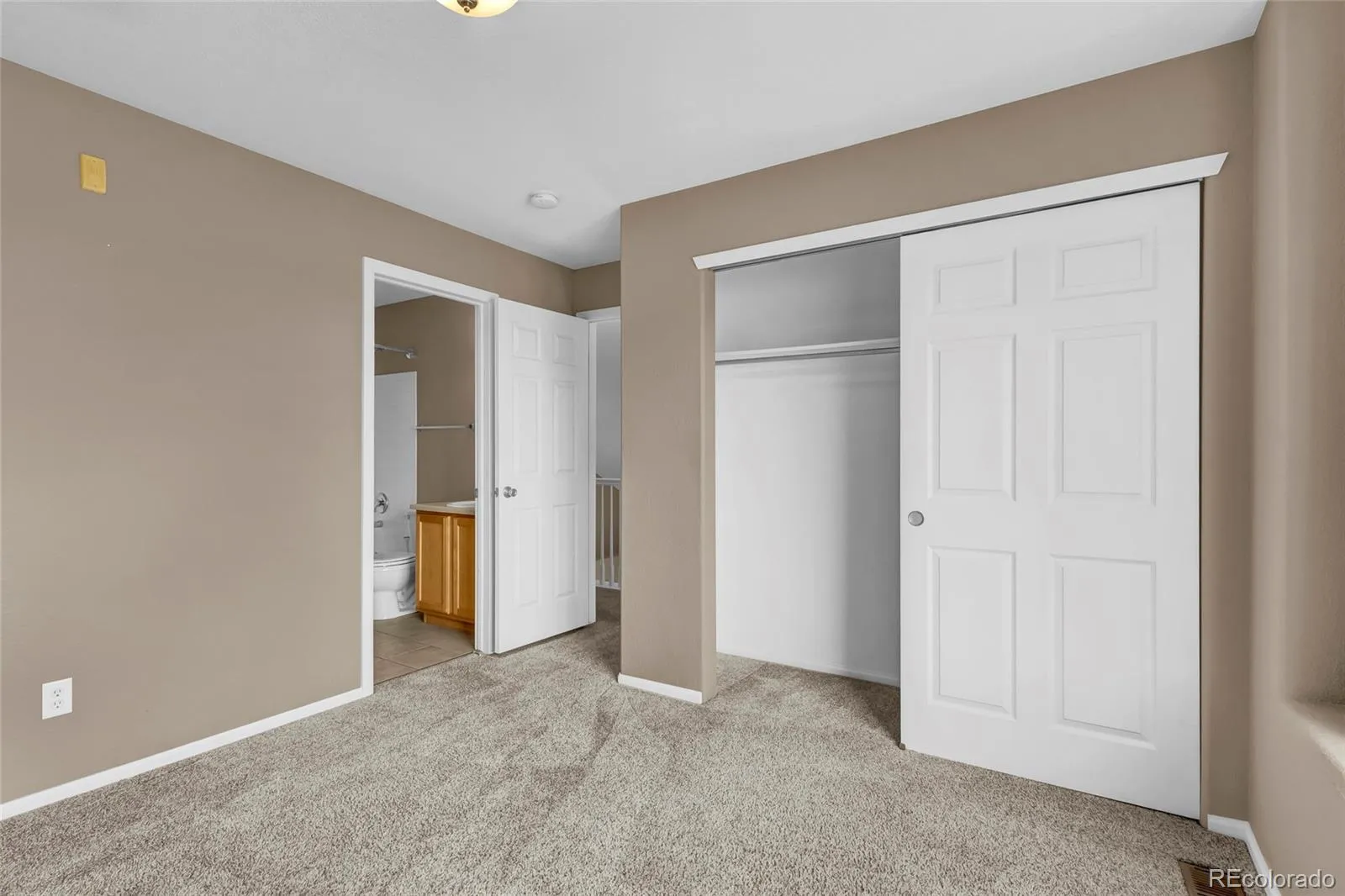 488 Black Feather Loop #215 Castle Rock CO 80104 | MLS #REC9537943 04132026155303 1600 21