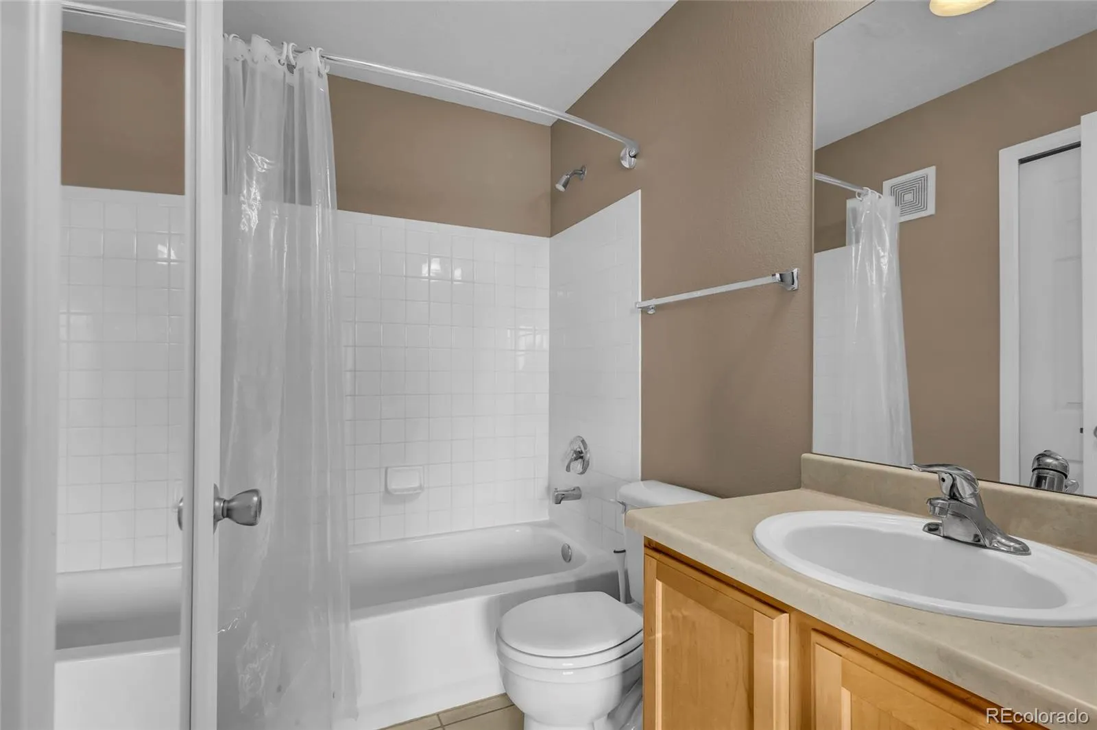 488 Black Feather Loop #215 Castle Rock CO 80104 | MLS #REC9537943 04132026155303 1600 23