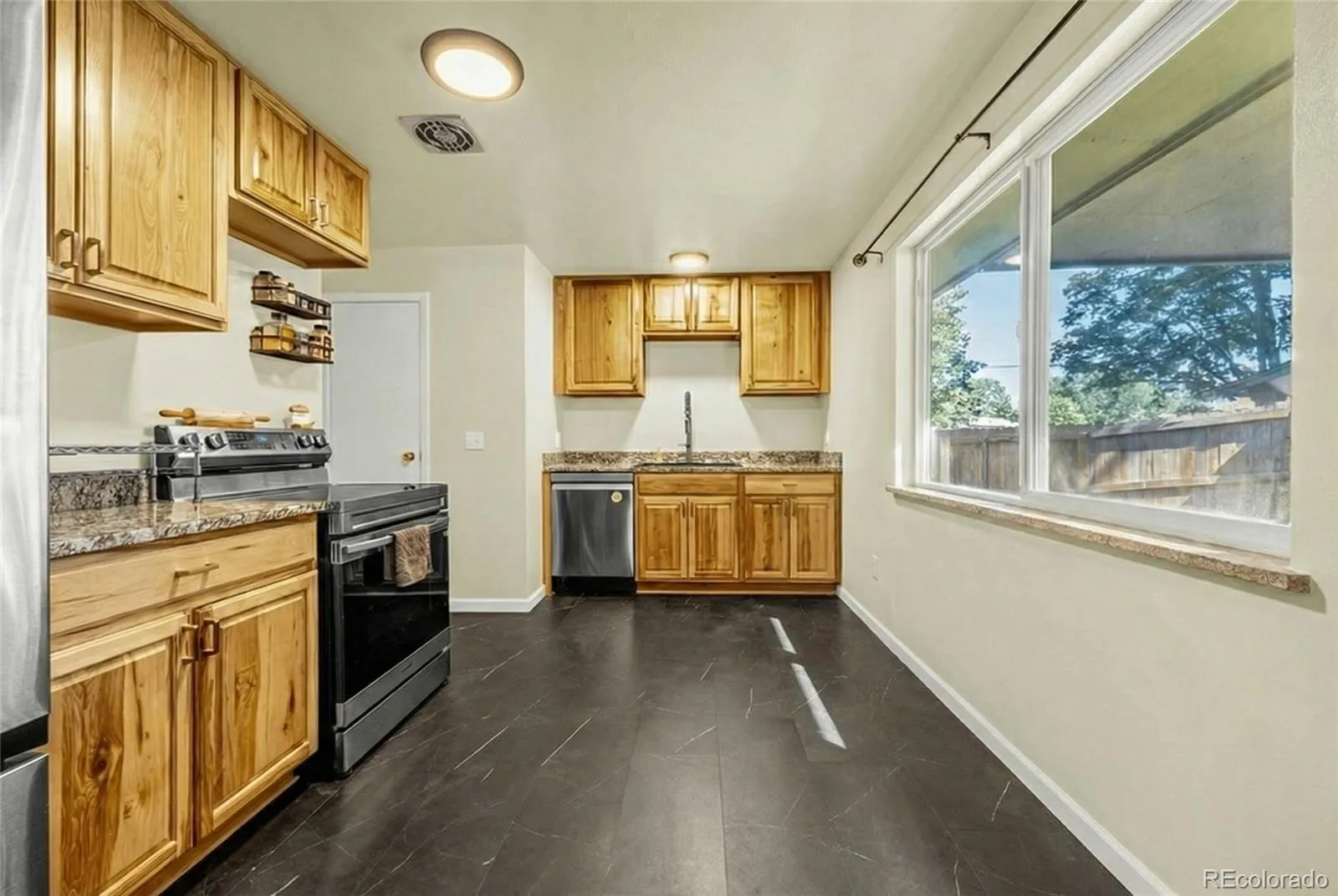 12475 W 38th Avenue Wheat Ridge CO 80033 MLS #REC9538328 05152026013529 1600 9