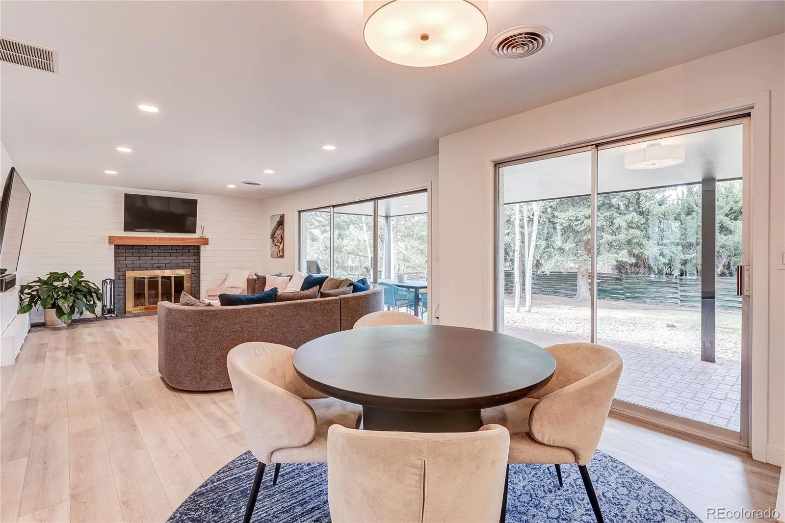 3981 S Hillcrest Drive Denver CO 80237 MLS #REC9545273 07032026181214 1600 14