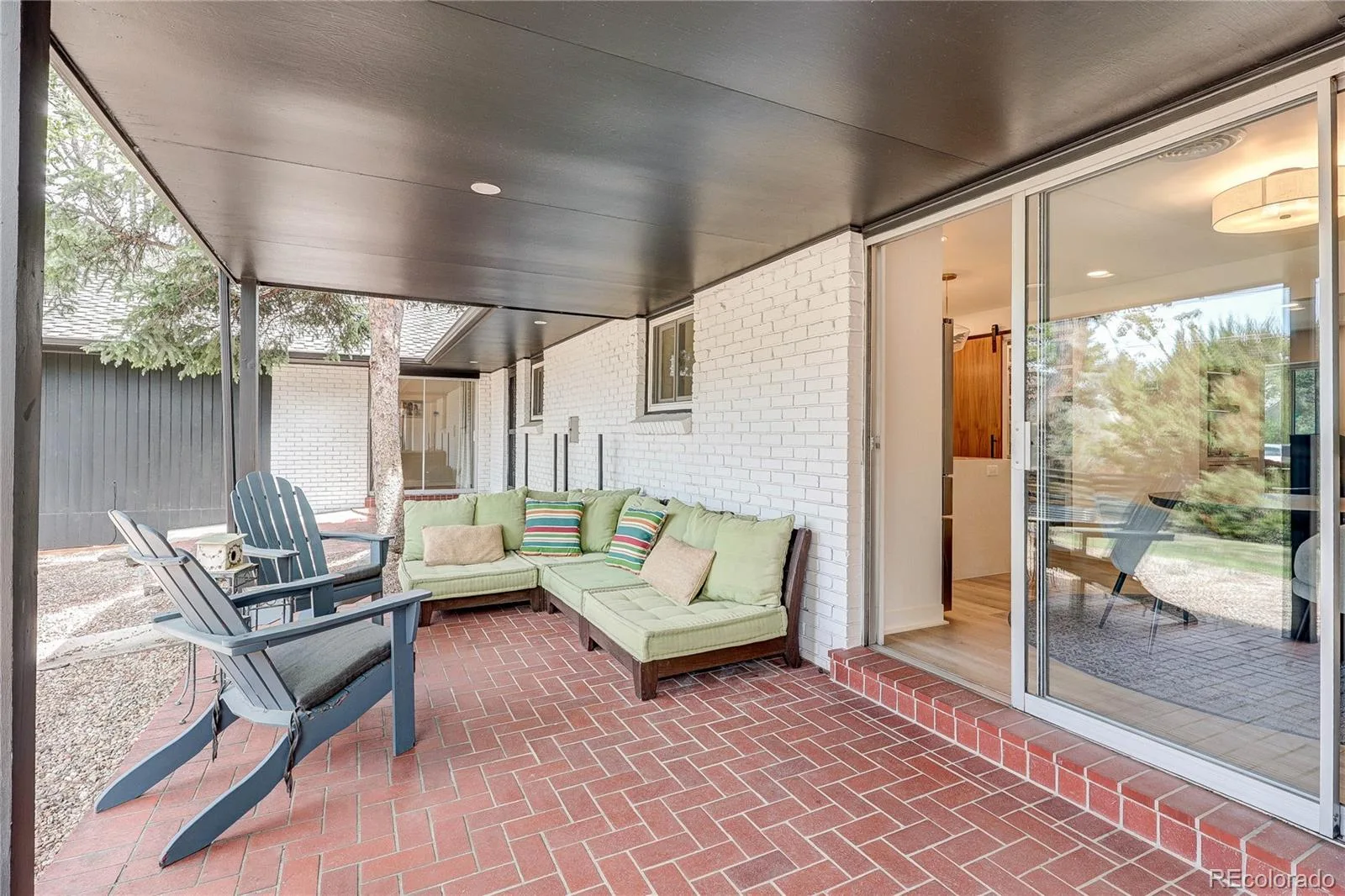 3981 S Hillcrest Drive Denver CO 80237 MLS #REC9545273 07032026181214 1600 25