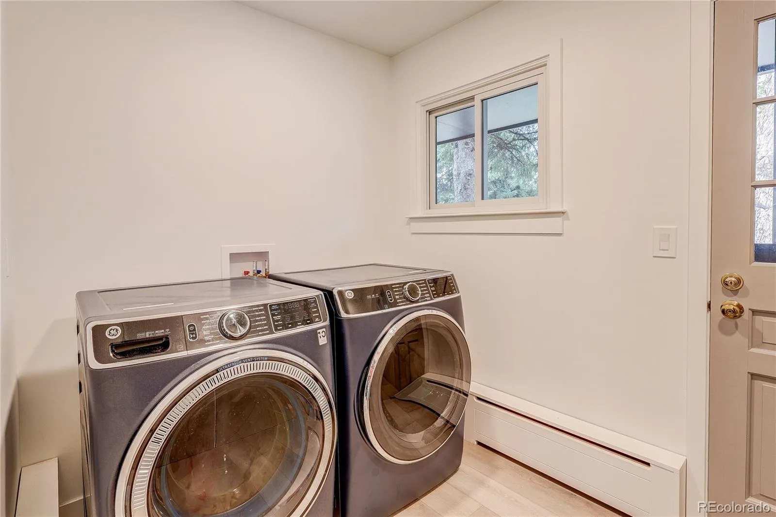 3981 S Hillcrest Drive Denver CO 80237 MLS #REC9545273 07032026181214 1600 29