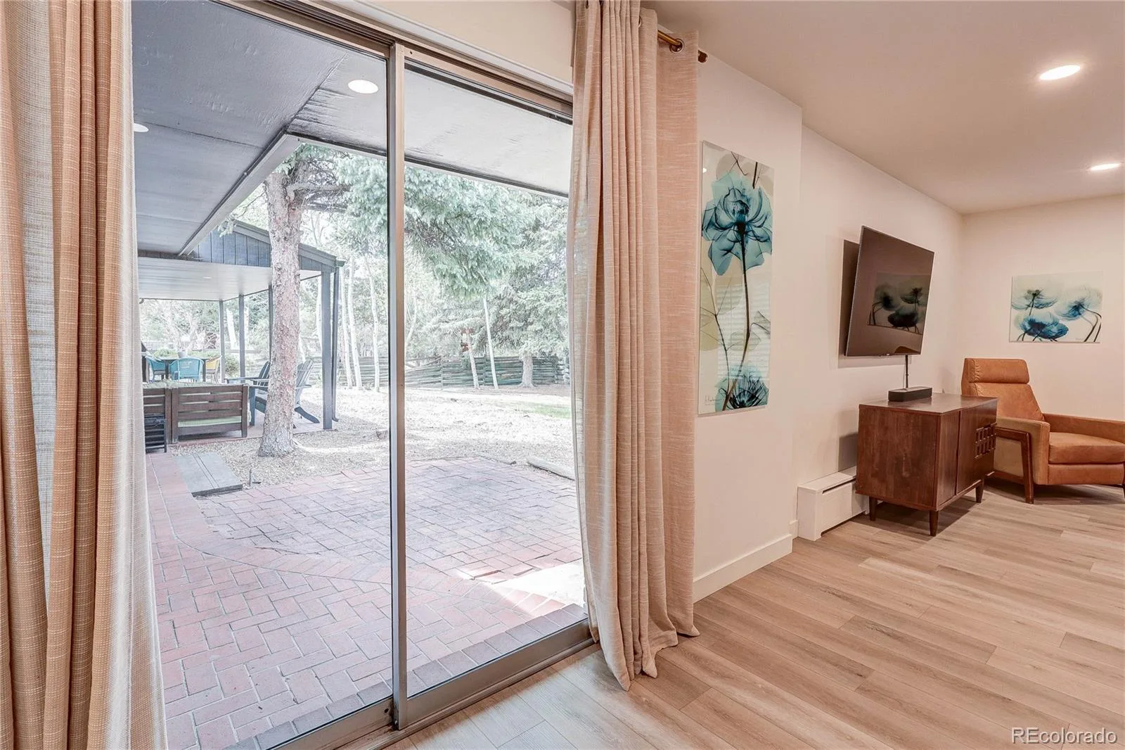 3981 S Hillcrest Drive Denver CO 80237 MLS #REC9545273 07032026181214 1600 34