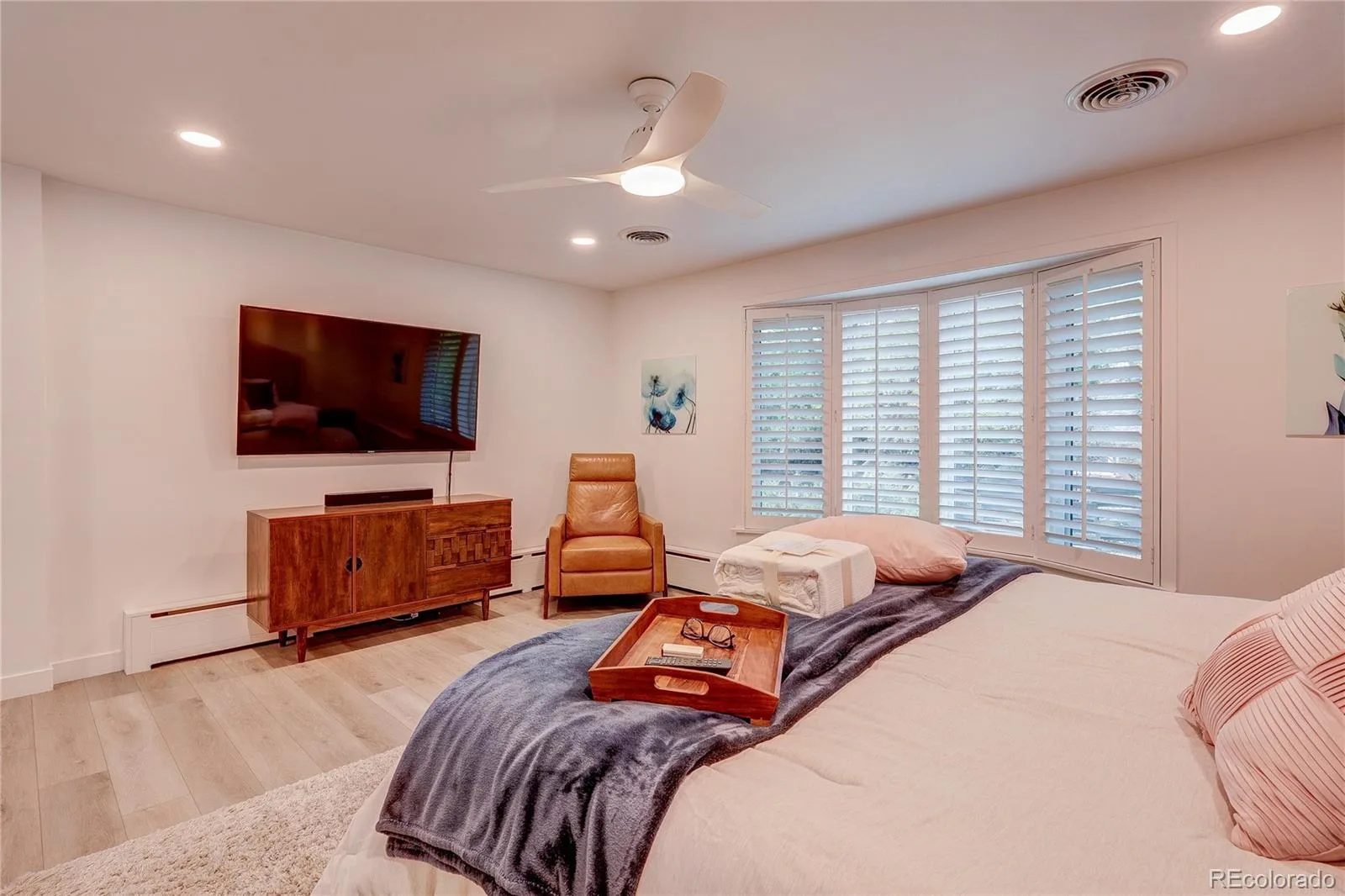 3981 S Hillcrest Drive Denver CO 80237 MLS #REC9545273 07032026181214 1600 36