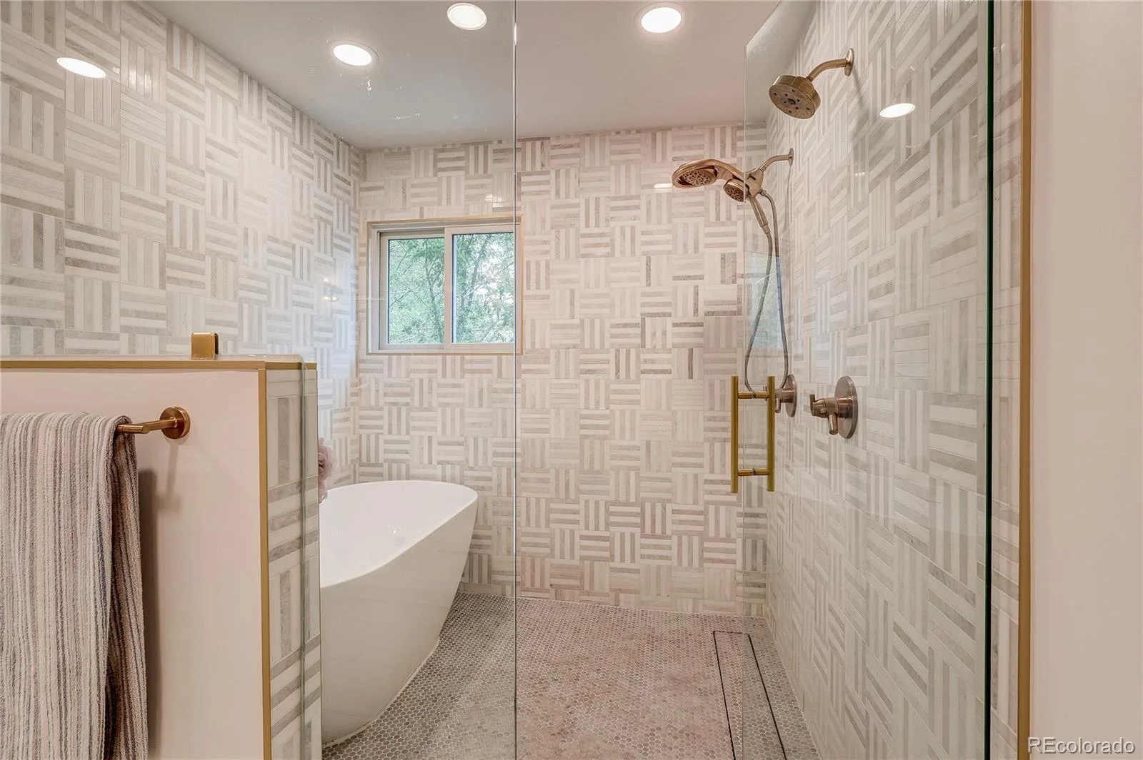 3981 S Hillcrest Drive Denver CO 80237 MLS #REC9545273 07032026181214 1600 38
