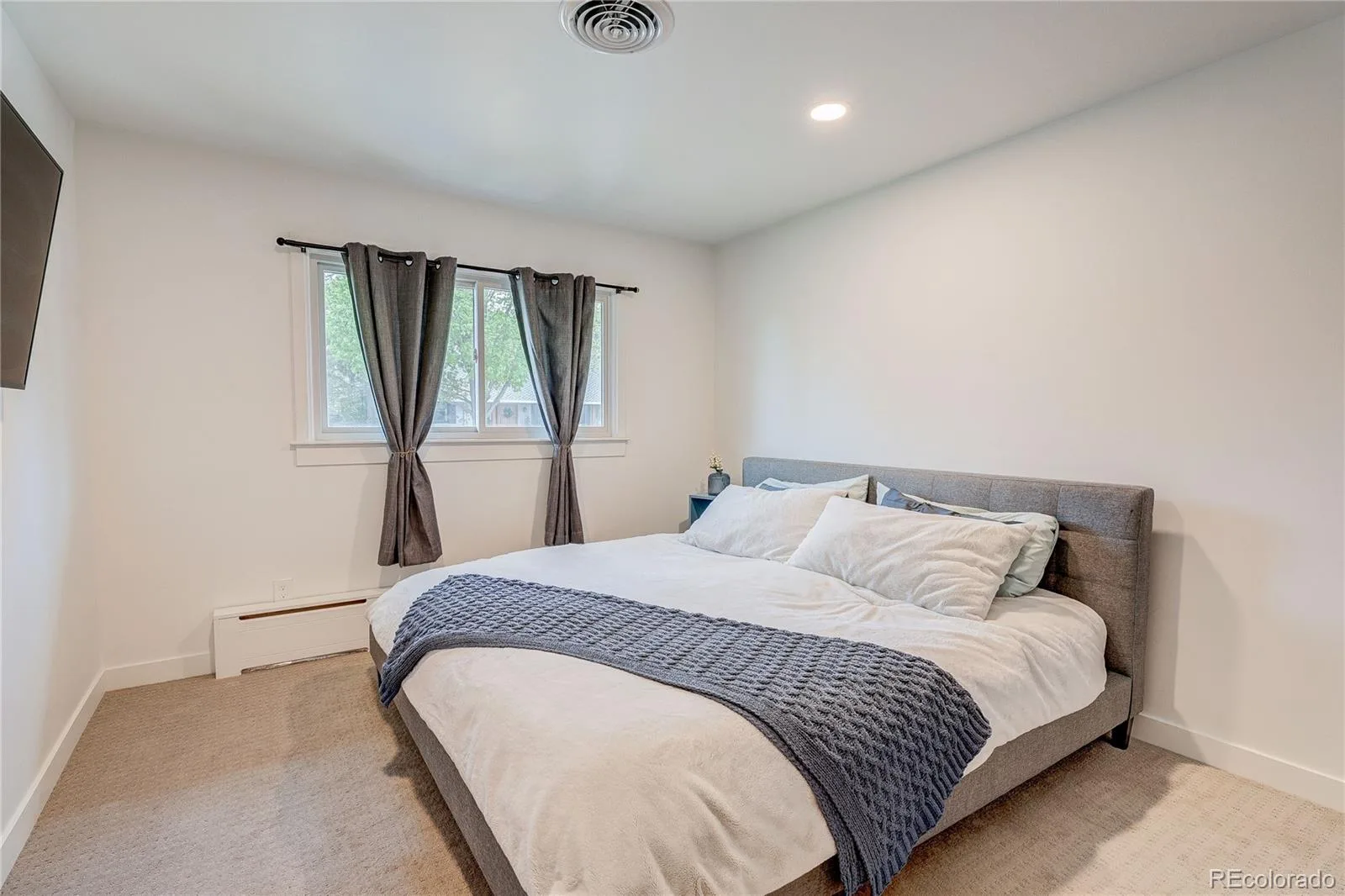 3981 S Hillcrest Drive Denver CO 80237 MLS #REC9545273 07032026181214 1600 43