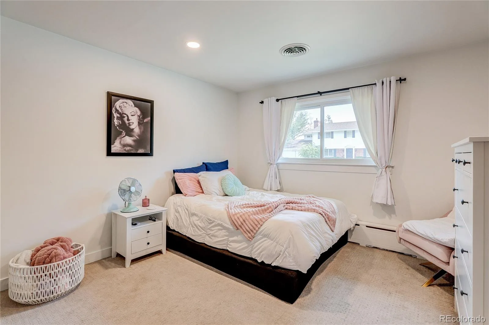 3981 S Hillcrest Drive Denver CO 80237 MLS #REC9545273 07032026181214 1600 46
