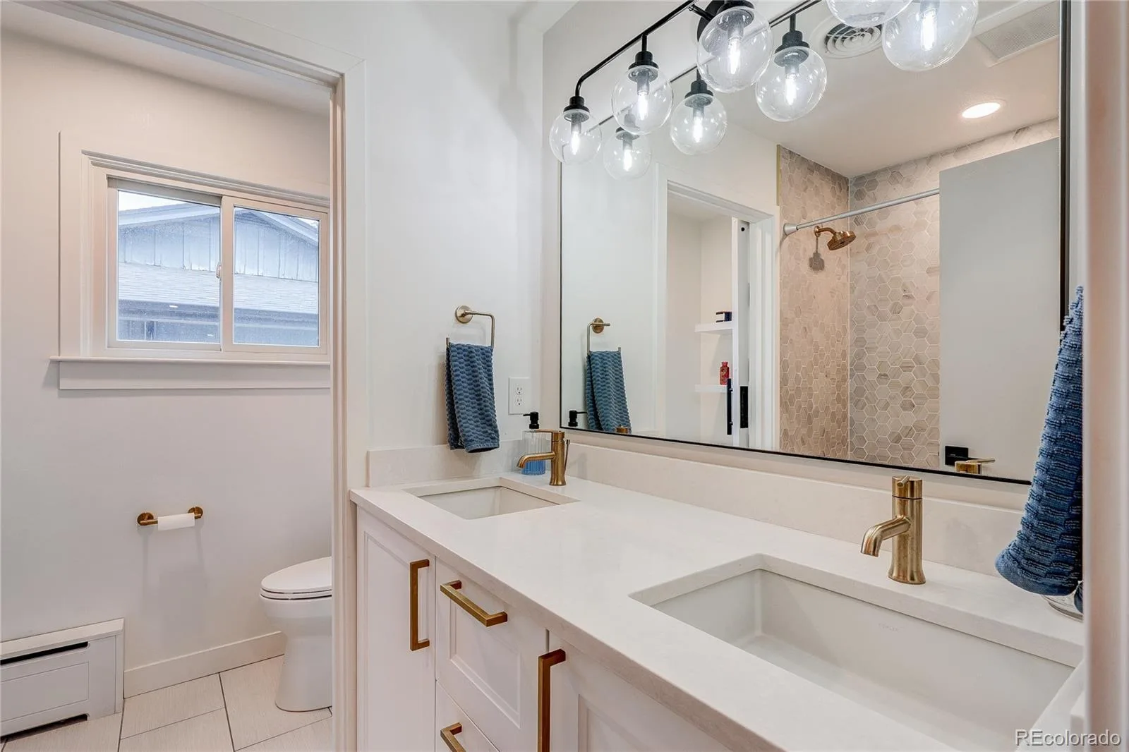 3981 S Hillcrest Drive Denver CO 80237 MLS #REC9545273 07032026181214 1600 47