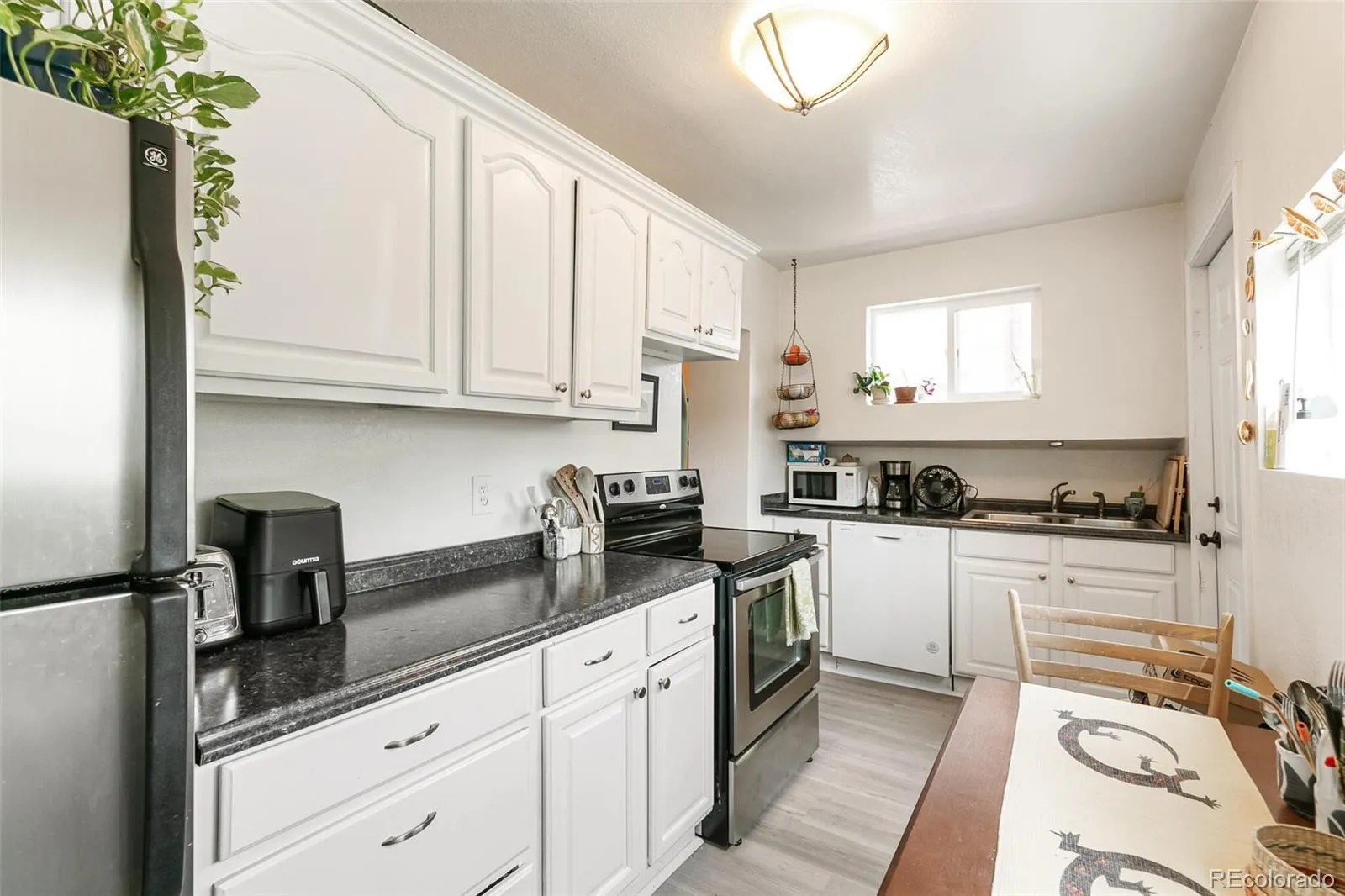 208 S Lincoln Street Denver CO 80209 MLS #REC9553238 05242026153912 1600 37
