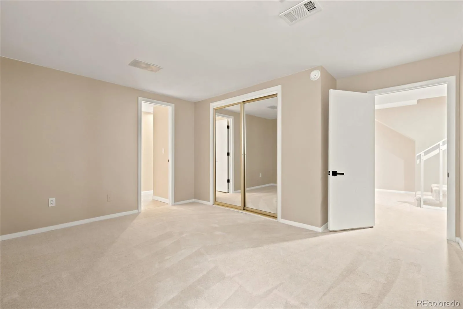 7572 S Rosemary Circle Englewood CO 80112 | MLS #REC9554097 07262026174426 1600 30