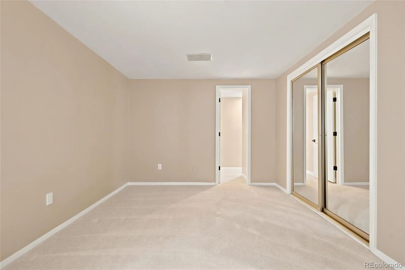 7572 S Rosemary Circle Englewood CO 80112 | MLS #REC9554097 07262026174426 1600 31