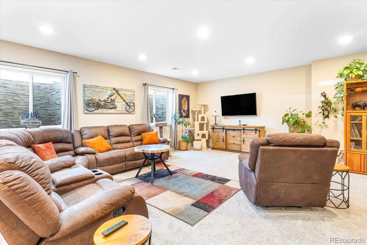 1048 Brocade Drive Highlands Ranch CO 80126 | MLS #REC9555132 08042026010705 1200 22