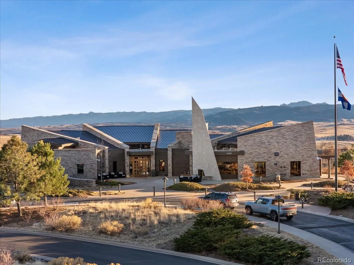 1048 Brocade Drive Highlands Ranch CO 80126 | MLS #REC9555132 08042026010705 1200 33